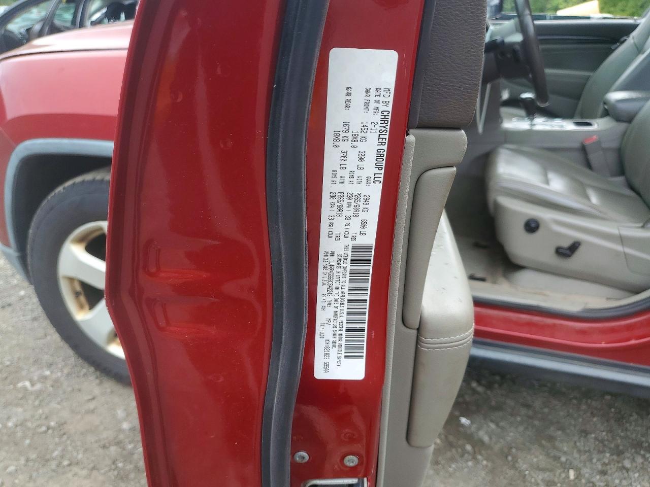 2011 Jeep Grand Cherokee Laredo Red vin: 1J4RR4GG6BC642242