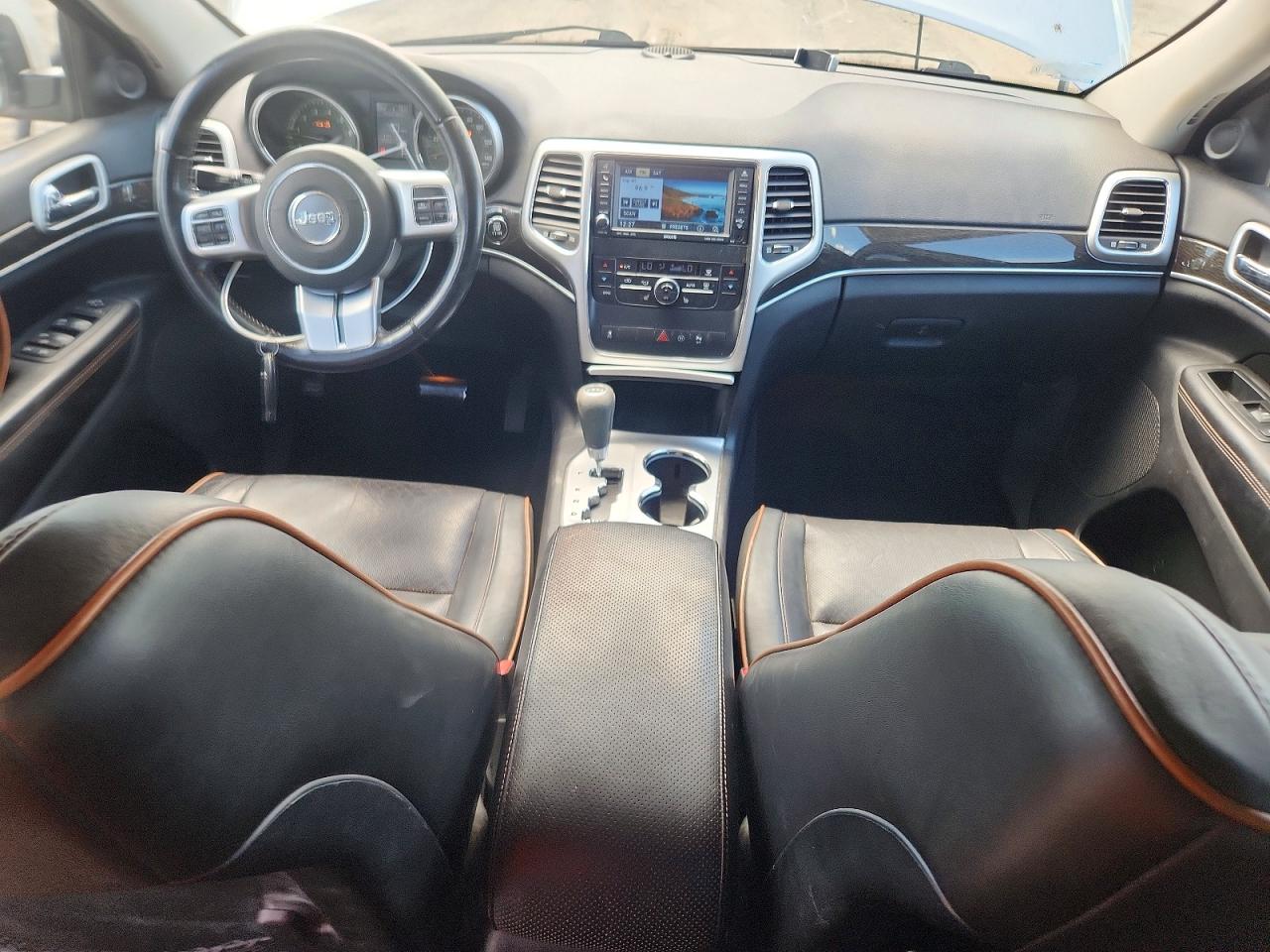 2011 Jeep Grand Cherokee Laredo Серебряный vin: 1J4RR4GG6BC673930