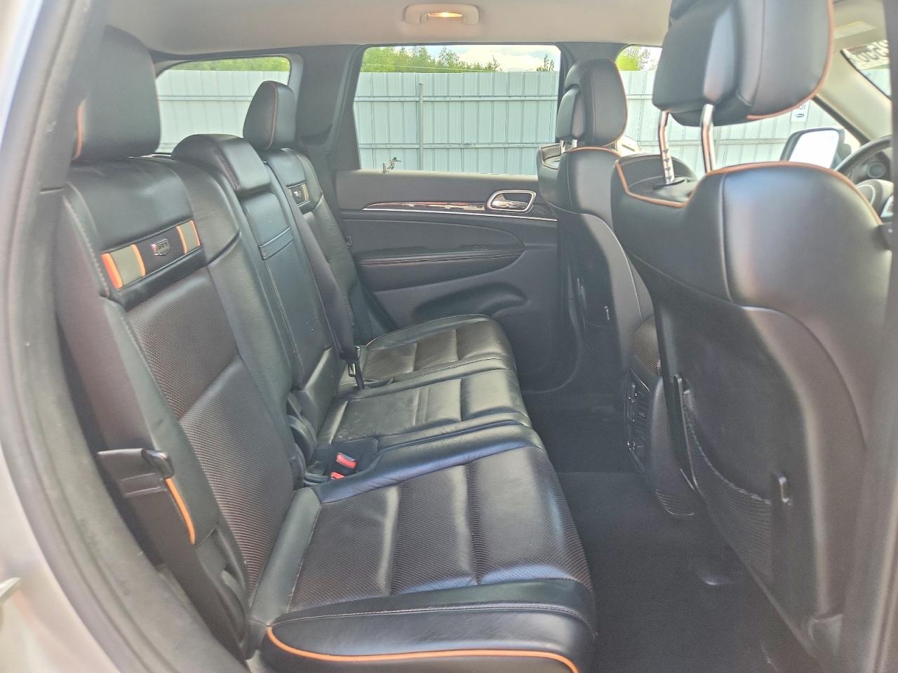 2011 Jeep Grand Cherokee Laredo Серебряный vin: 1J4RR4GG6BC673930