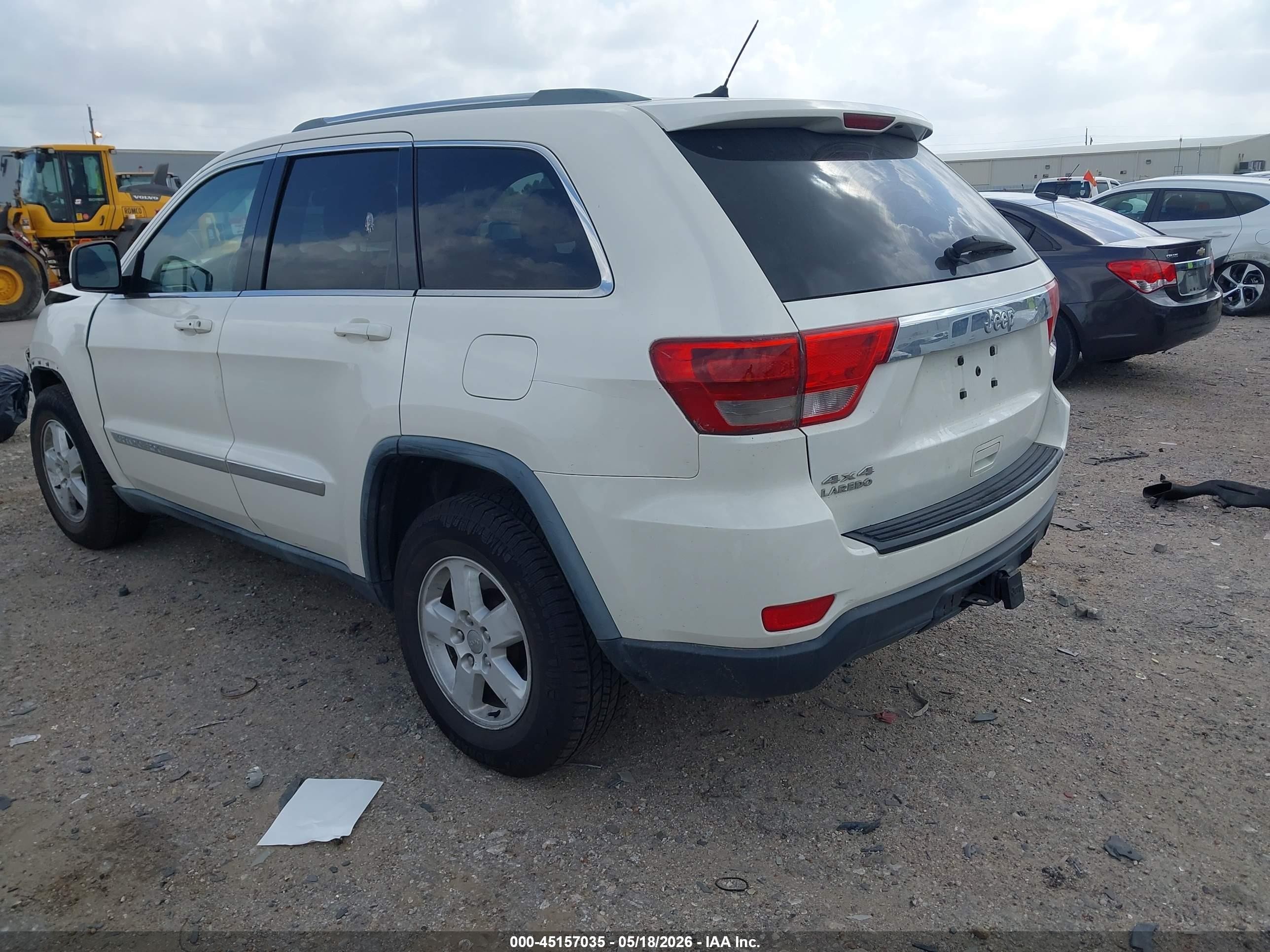 2011 Jeep Grand Cherokee Laredo White vin: 1J4RR4GG6BC685284