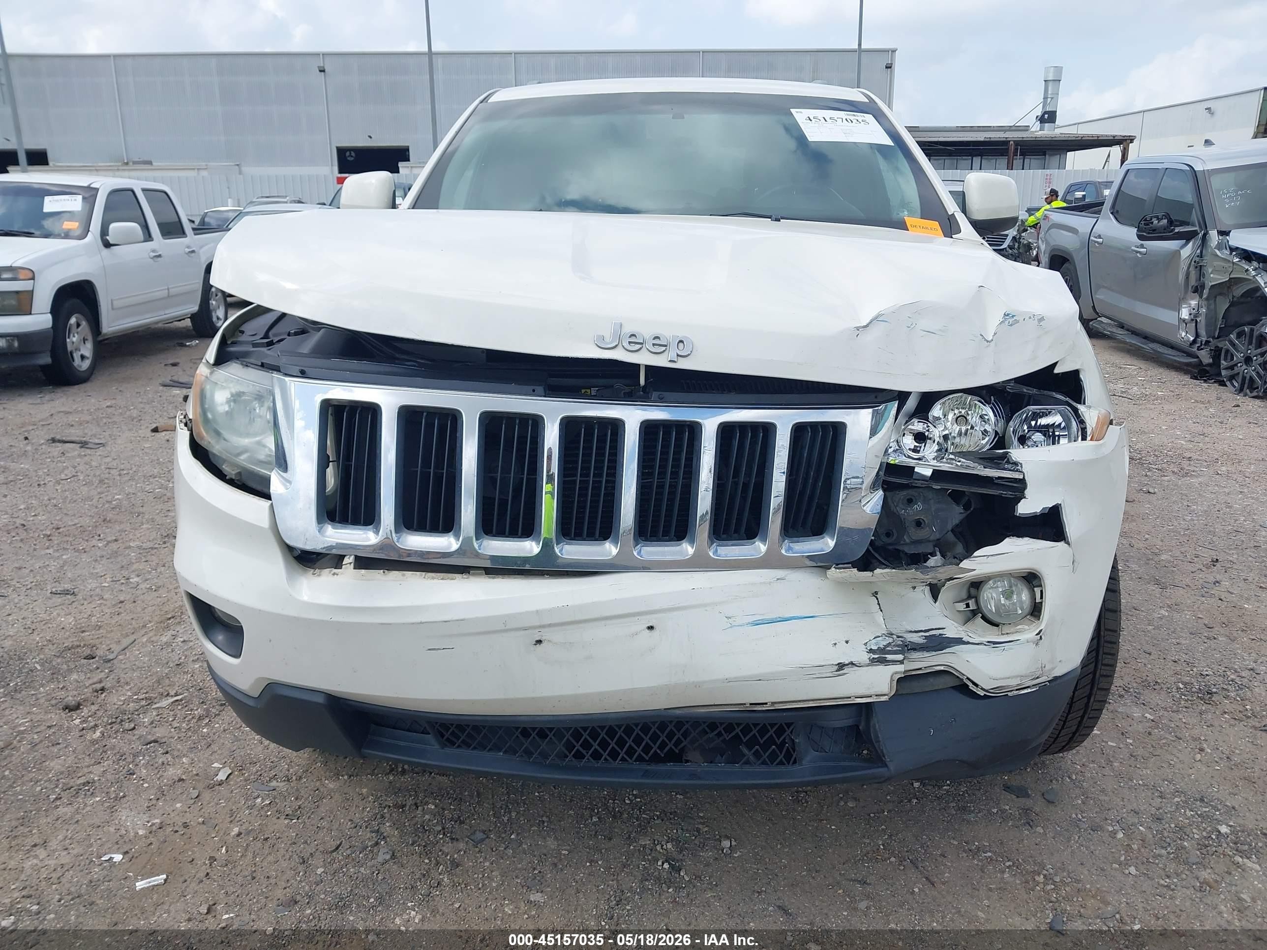 2011 Jeep Grand Cherokee Laredo White vin: 1J4RR4GG6BC685284