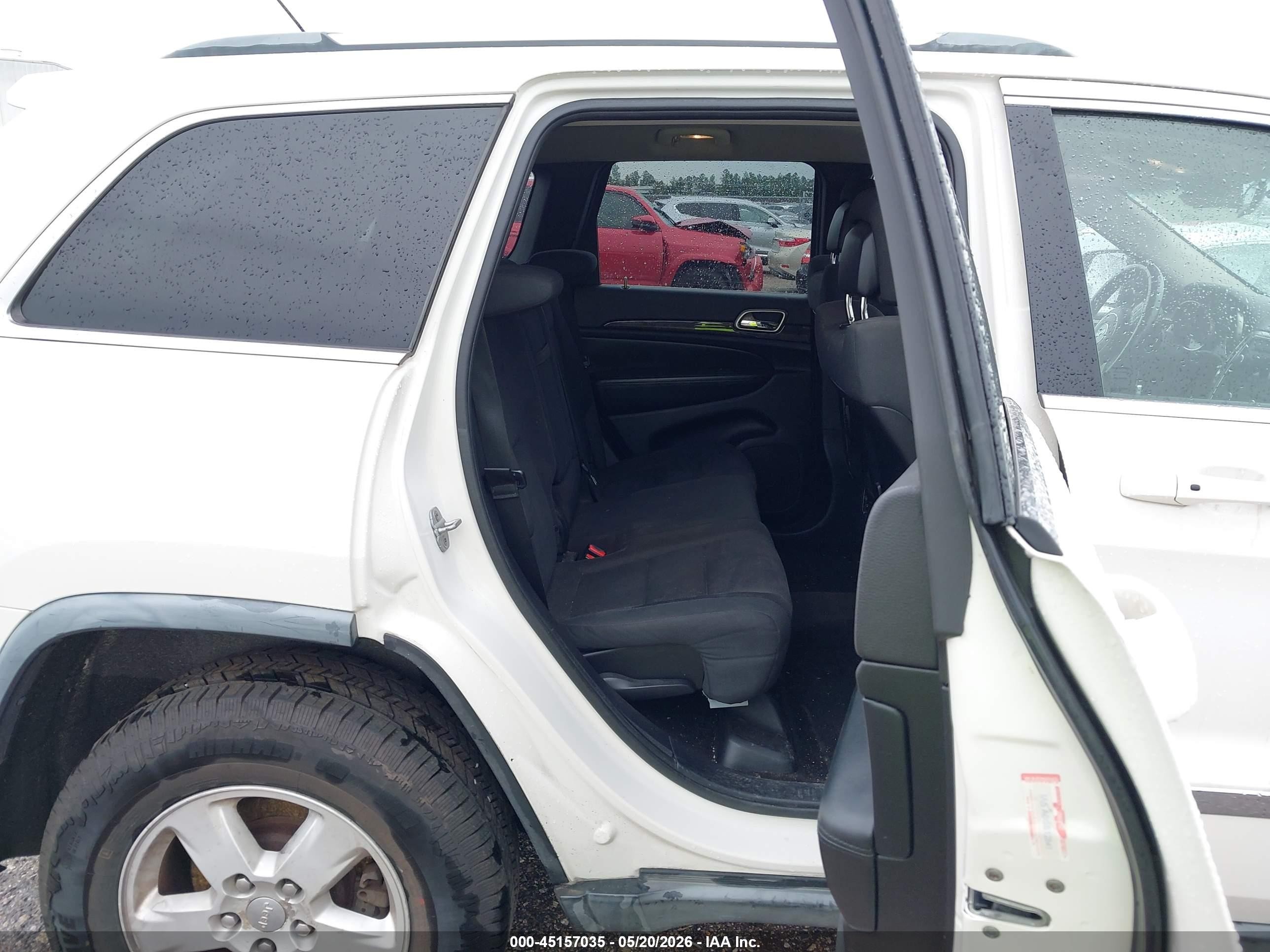 2011 Jeep Grand Cherokee Laredo White vin: 1J4RR4GG6BC685284