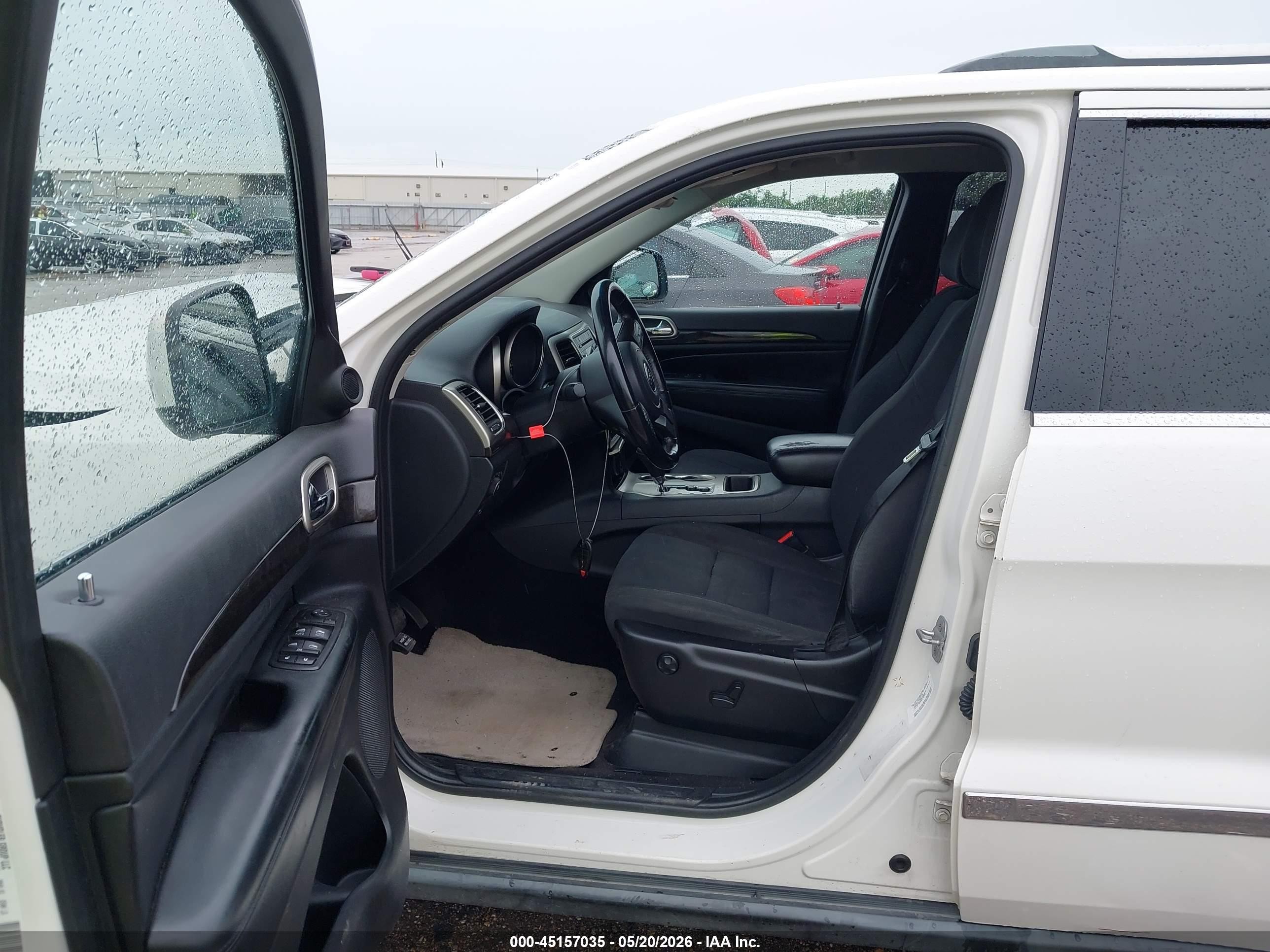 2011 Jeep Grand Cherokee Laredo White vin: 1J4RR4GG6BC685284