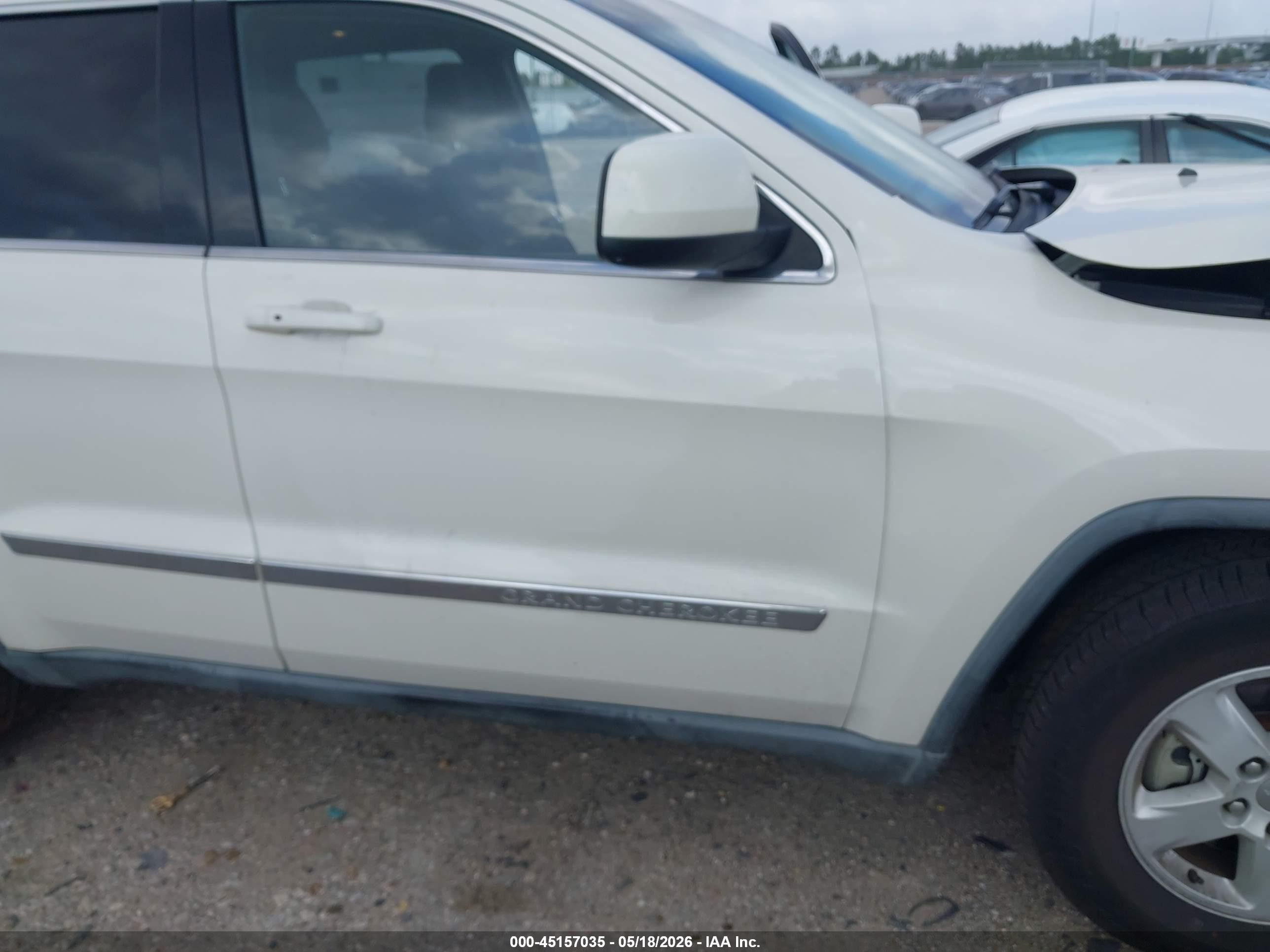 2011 Jeep Grand Cherokee Laredo White vin: 1J4RR4GG6BC685284
