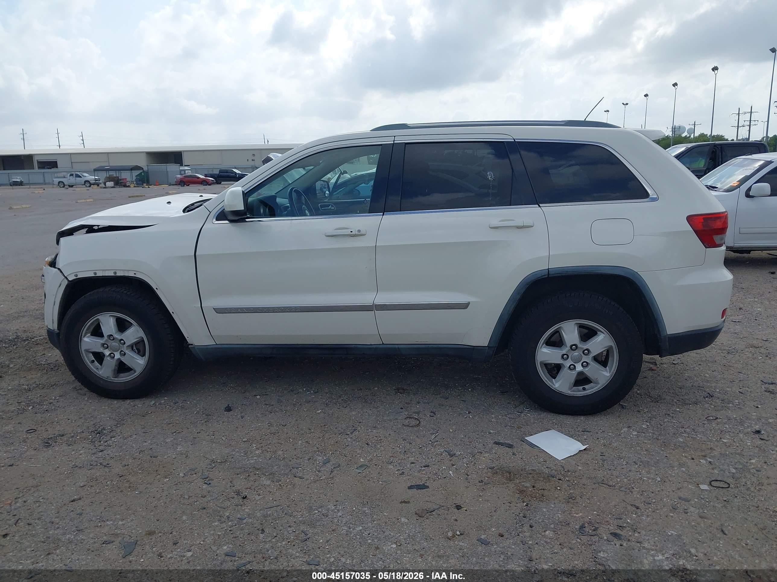 2011 Jeep Grand Cherokee Laredo White vin: 1J4RR4GG6BC685284
