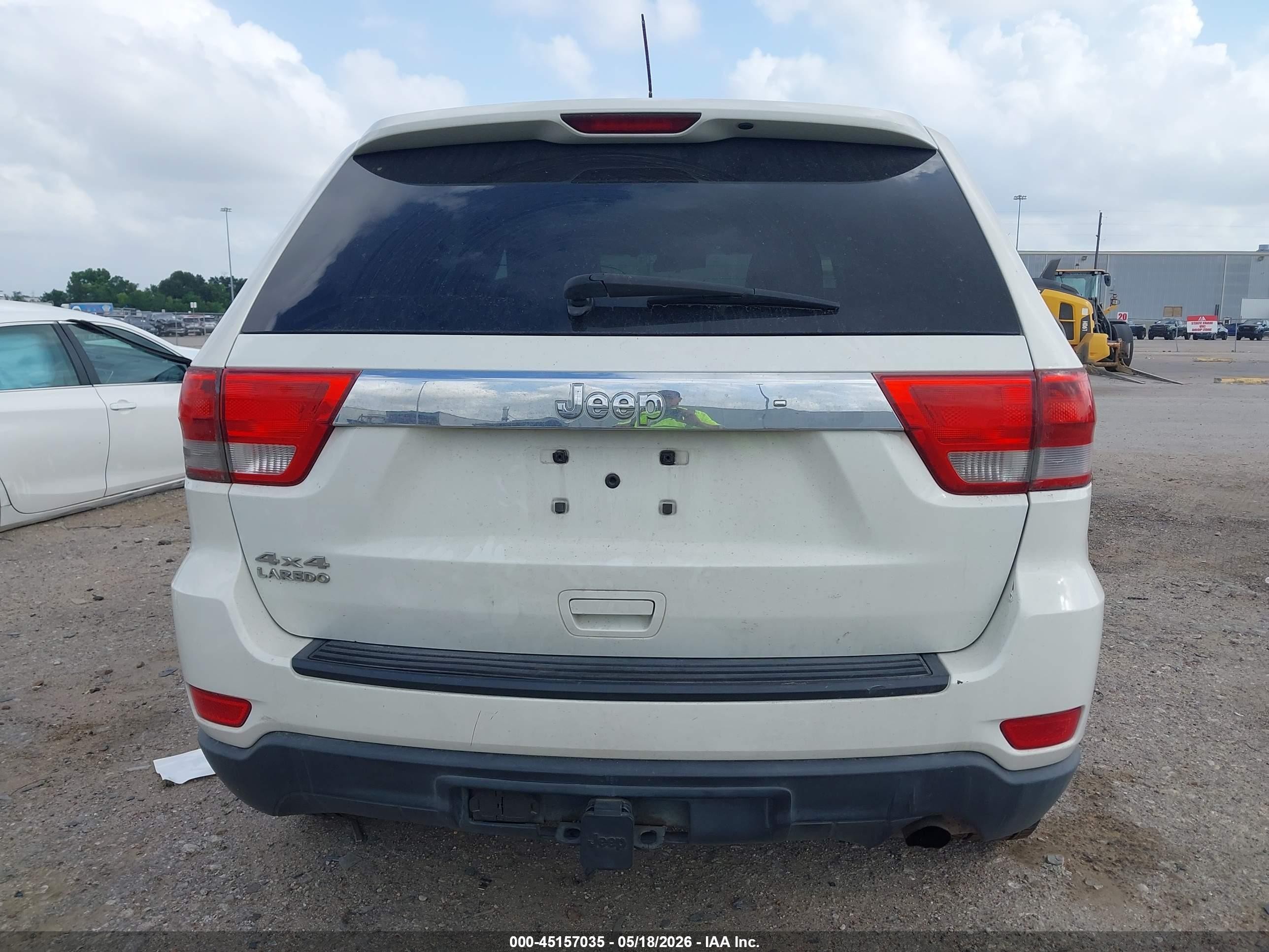 2011 Jeep Grand Cherokee Laredo White vin: 1J4RR4GG6BC685284