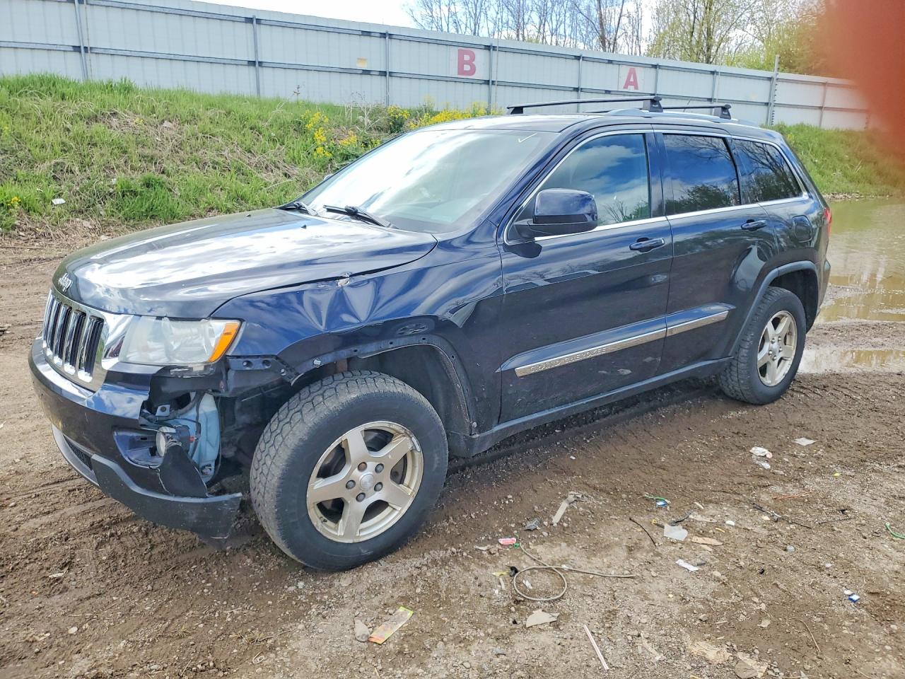 2011 Jeep Grand Cherokee Laredo Black vin: 1J4RR4GG6BC696110
