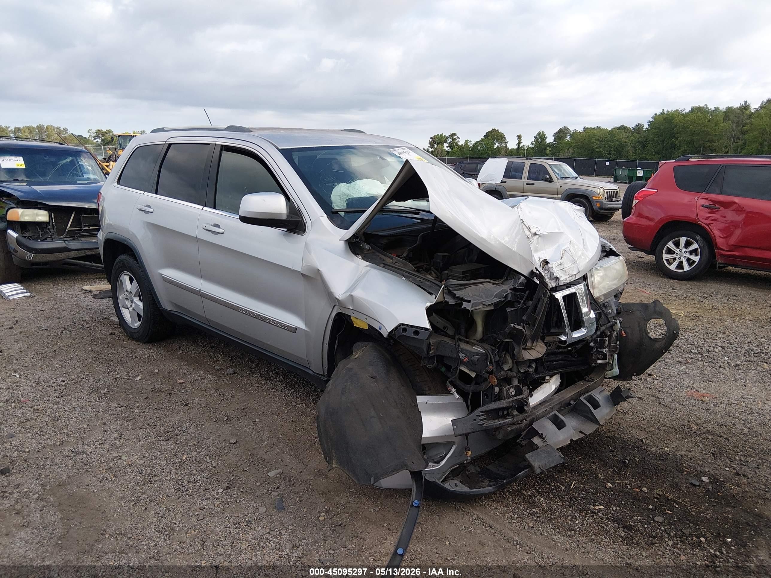 2011 Jeep Grand Cherokee Laredo Silver vin: 1J4RR4GG6BC705419