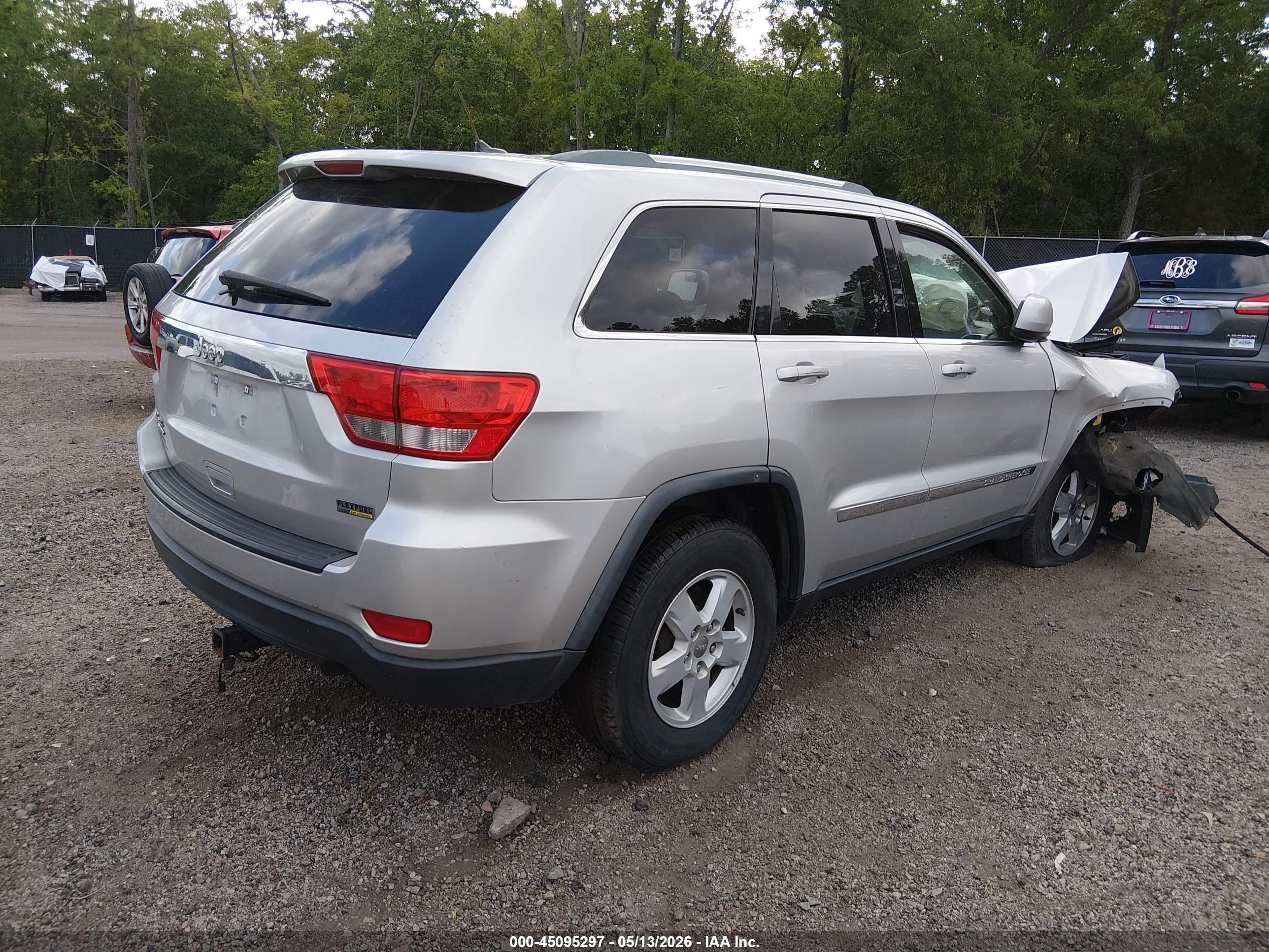 2011 Jeep Grand Cherokee Laredo Silver vin: 1J4RR4GG6BC705419