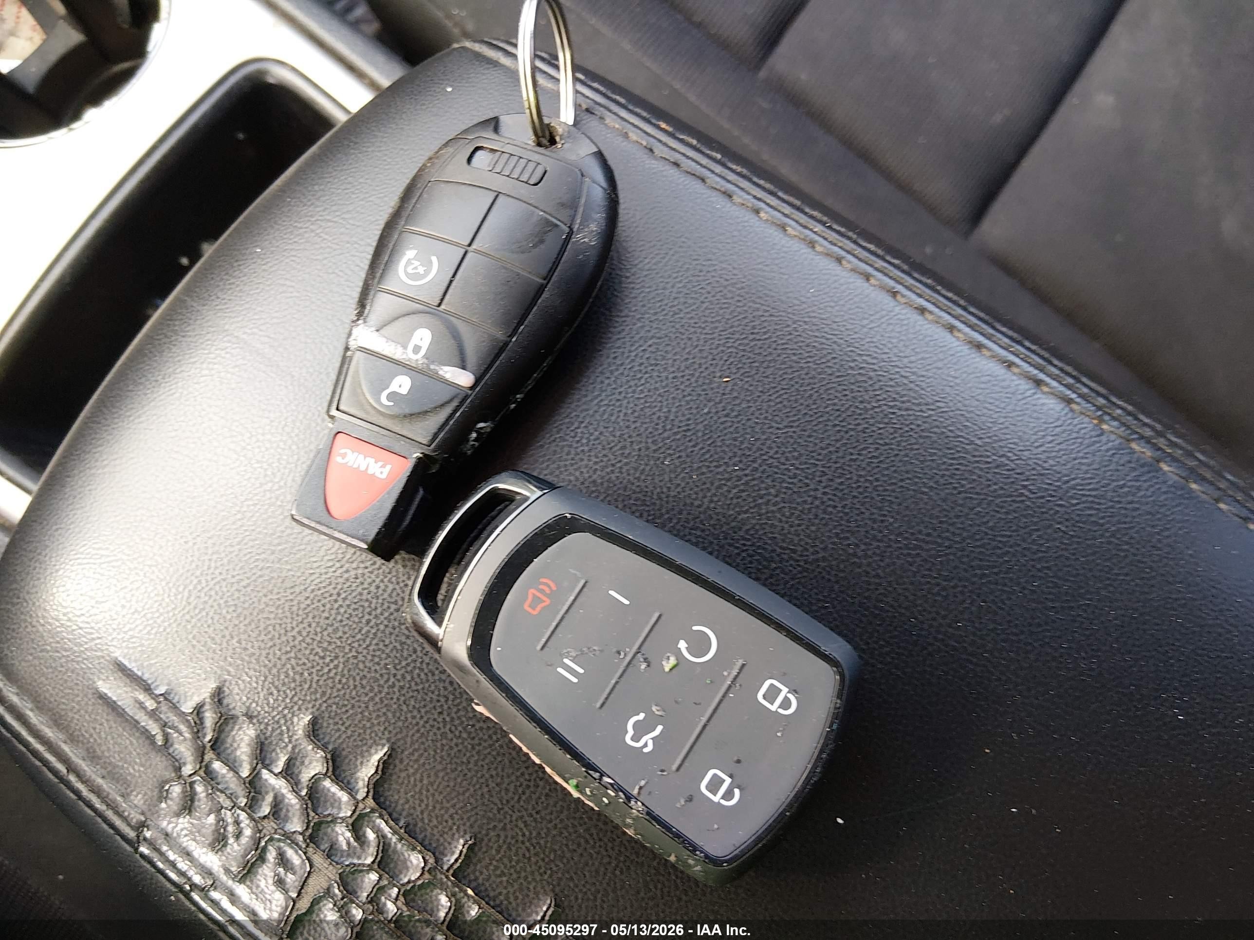 2011 Jeep Grand Cherokee Laredo Silver vin: 1J4RR4GG6BC705419