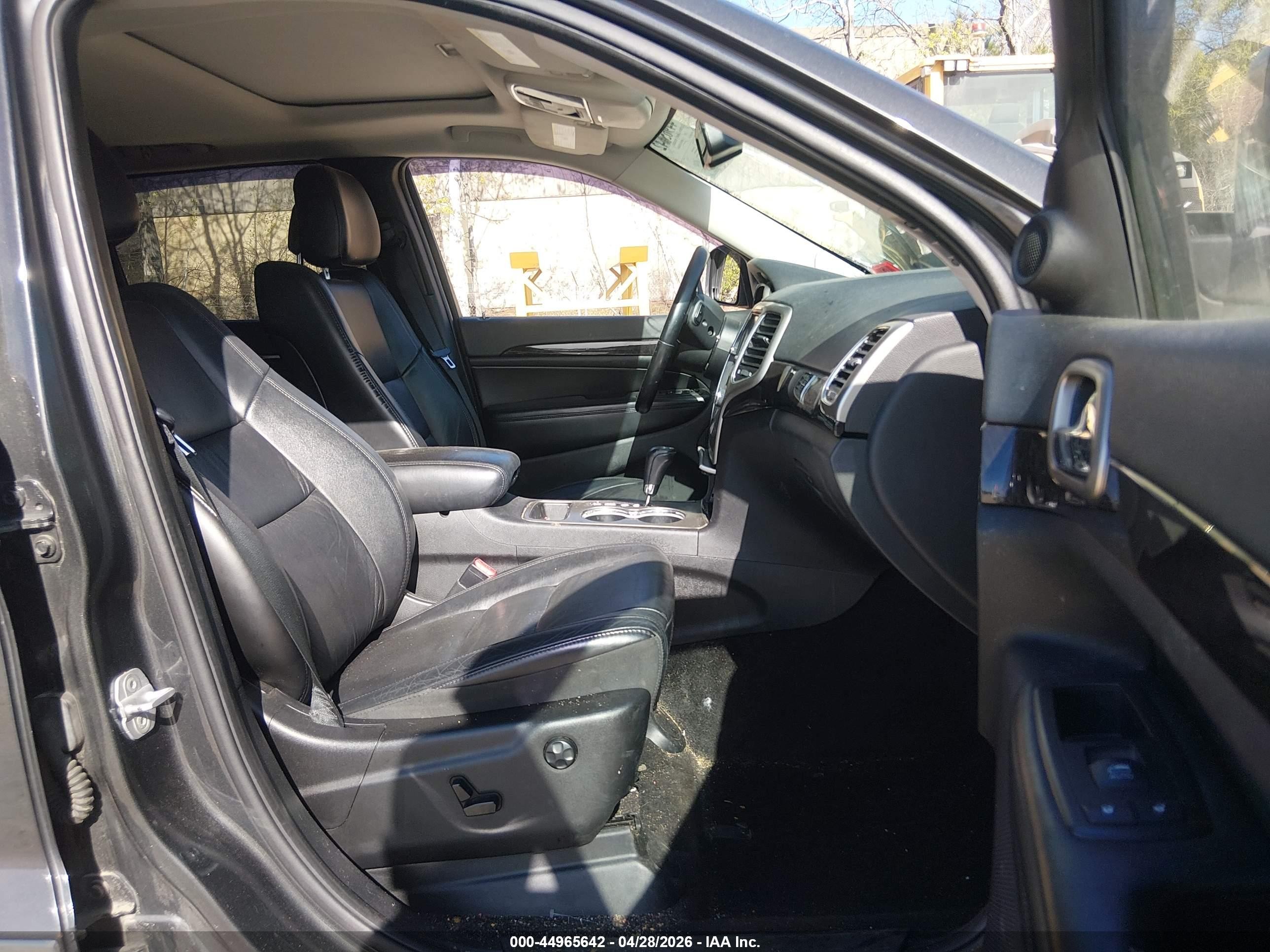 2011 Jeep Grand Cherokee Laredo Черный vin: 1J4RR4GG6BC714041