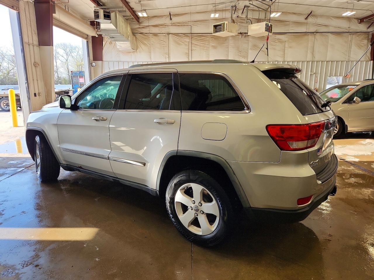 2011 Jeep Grand Cherokee Laredo Silver vin: 1J4RR4GG6BC738243