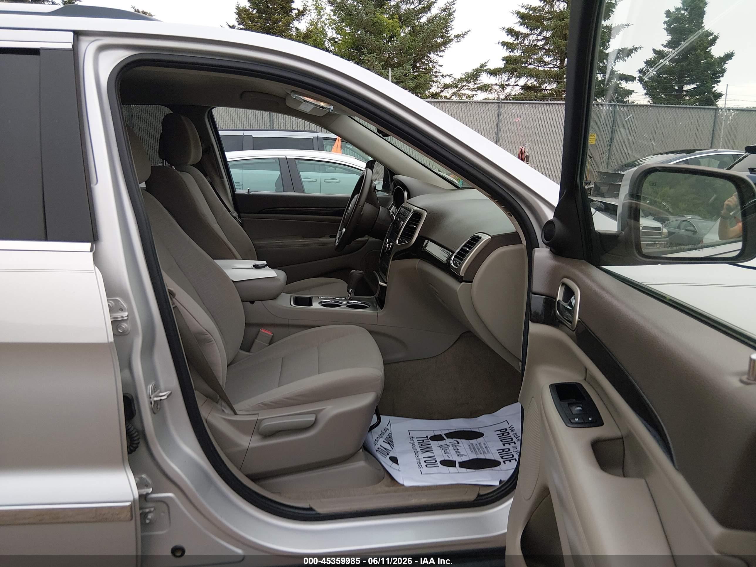 2011 Jeep Grand Cherokee Laredo Silver vin: 1J4RR4GG7BC518769