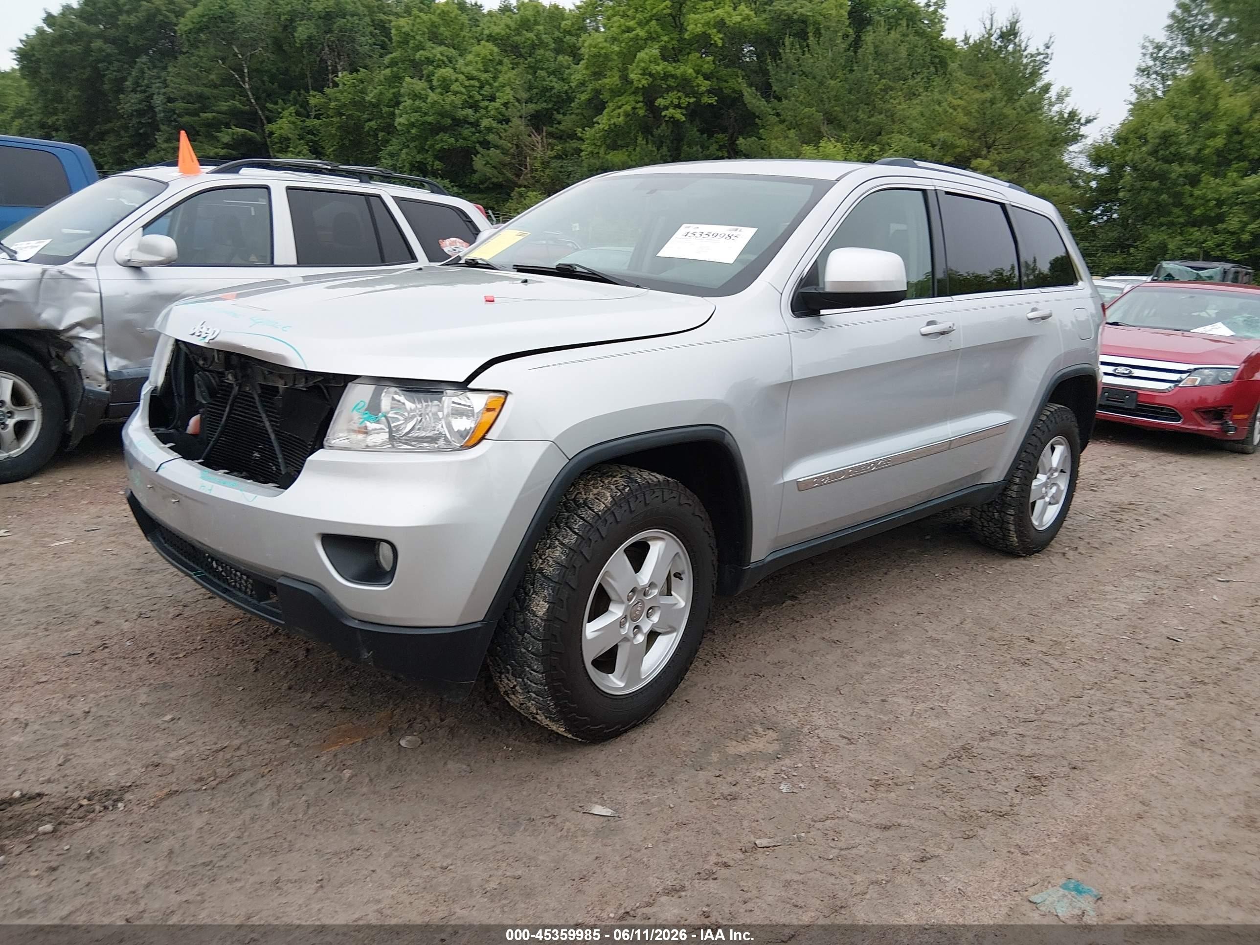 2011 Jeep Grand Cherokee Laredo Silver vin: 1J4RR4GG7BC518769