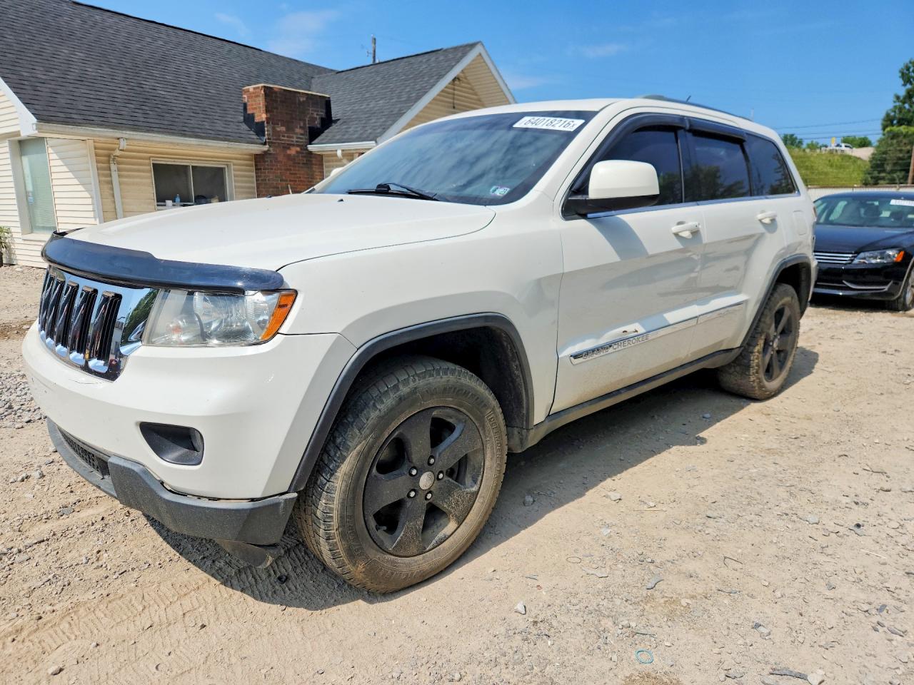 2011 Jeep Grand Cherokee Laredo White vin: 1J4RR4GG7BC544272