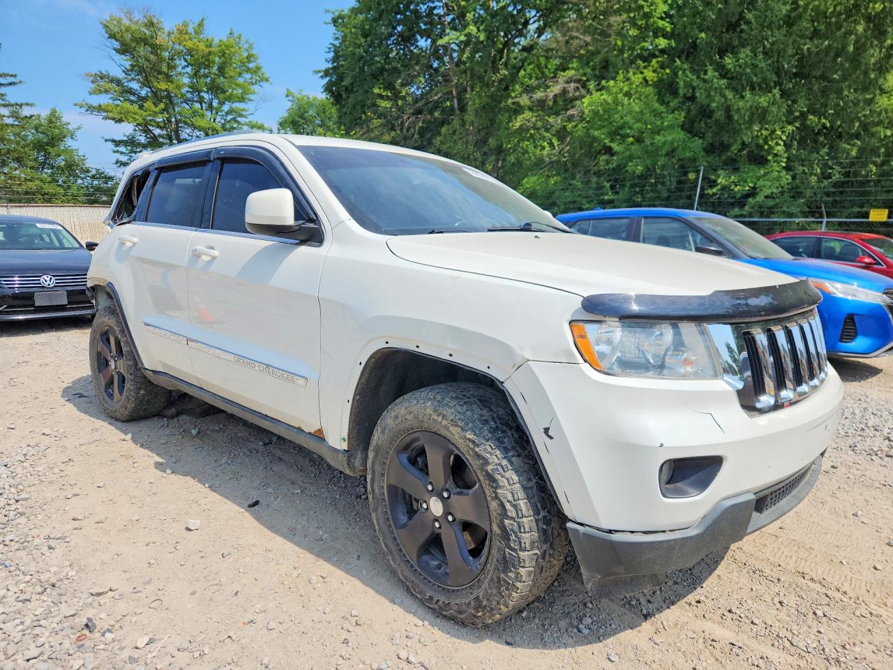 2011 Jeep Grand Cherokee Laredo White vin: 1J4RR4GG7BC544272