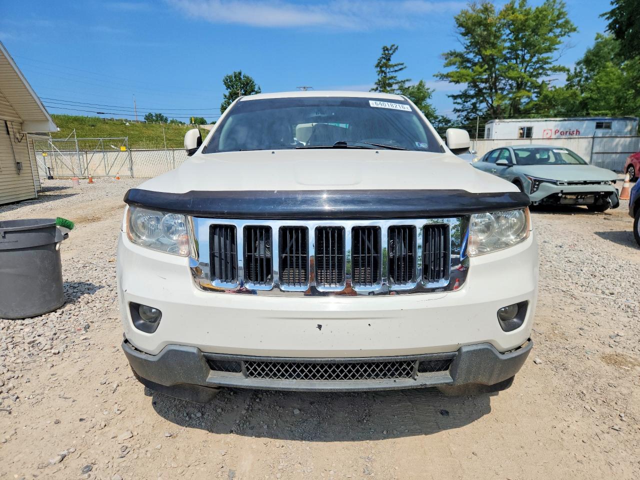 2011 Jeep Grand Cherokee Laredo White vin: 1J4RR4GG7BC544272