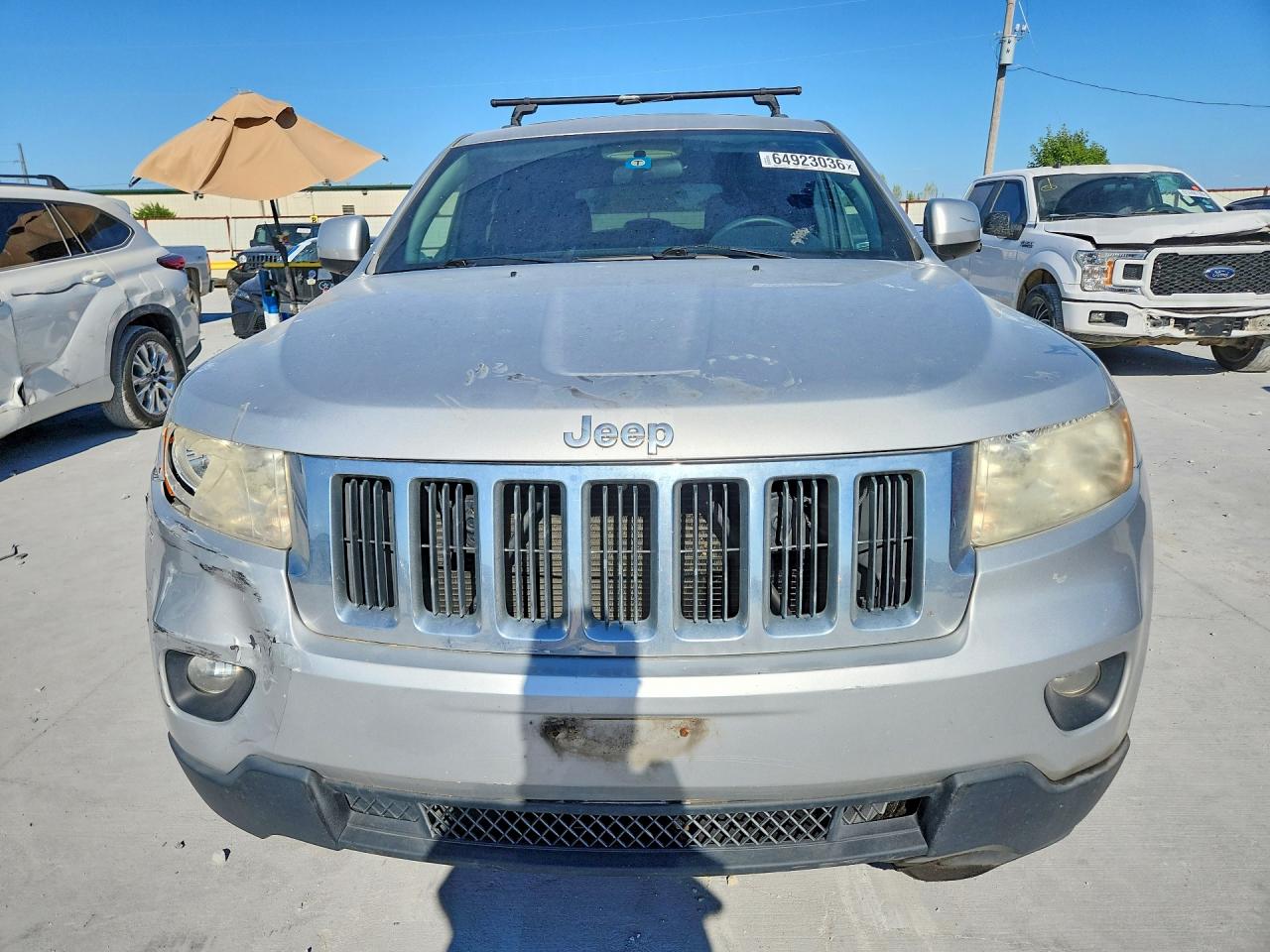 2011 Jeep Grand Cherokee Laredo Серебряный vin: 1J4RR4GG7BC553117