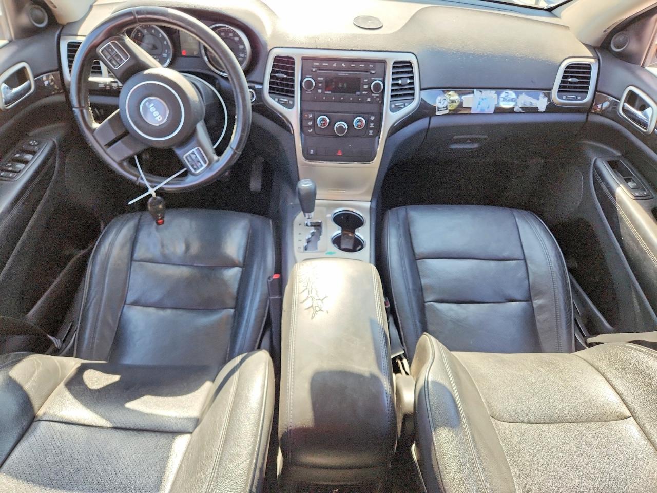 2011 Jeep Grand Cherokee Laredo Серебряный vin: 1J4RR4GG7BC553117