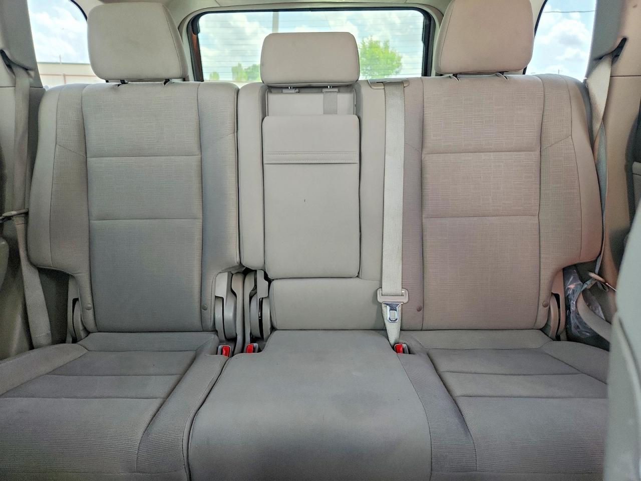 2011 Jeep Grand Cherokee Laredo Серебряный vin: 1J4RR4GG7BC577076