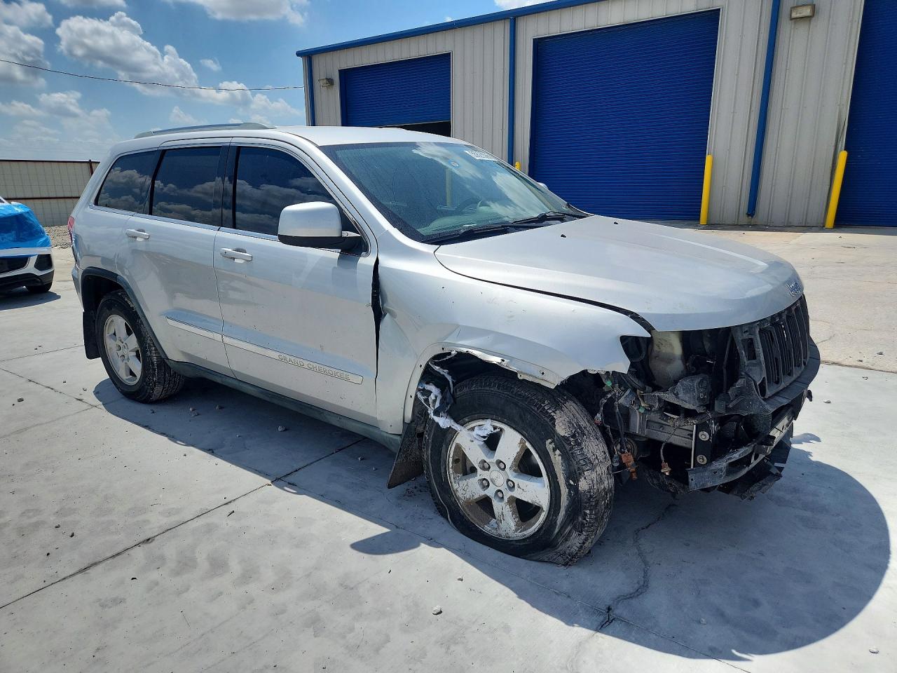 2011 Jeep Grand Cherokee Laredo Серебряный vin: 1J4RR4GG7BC577076