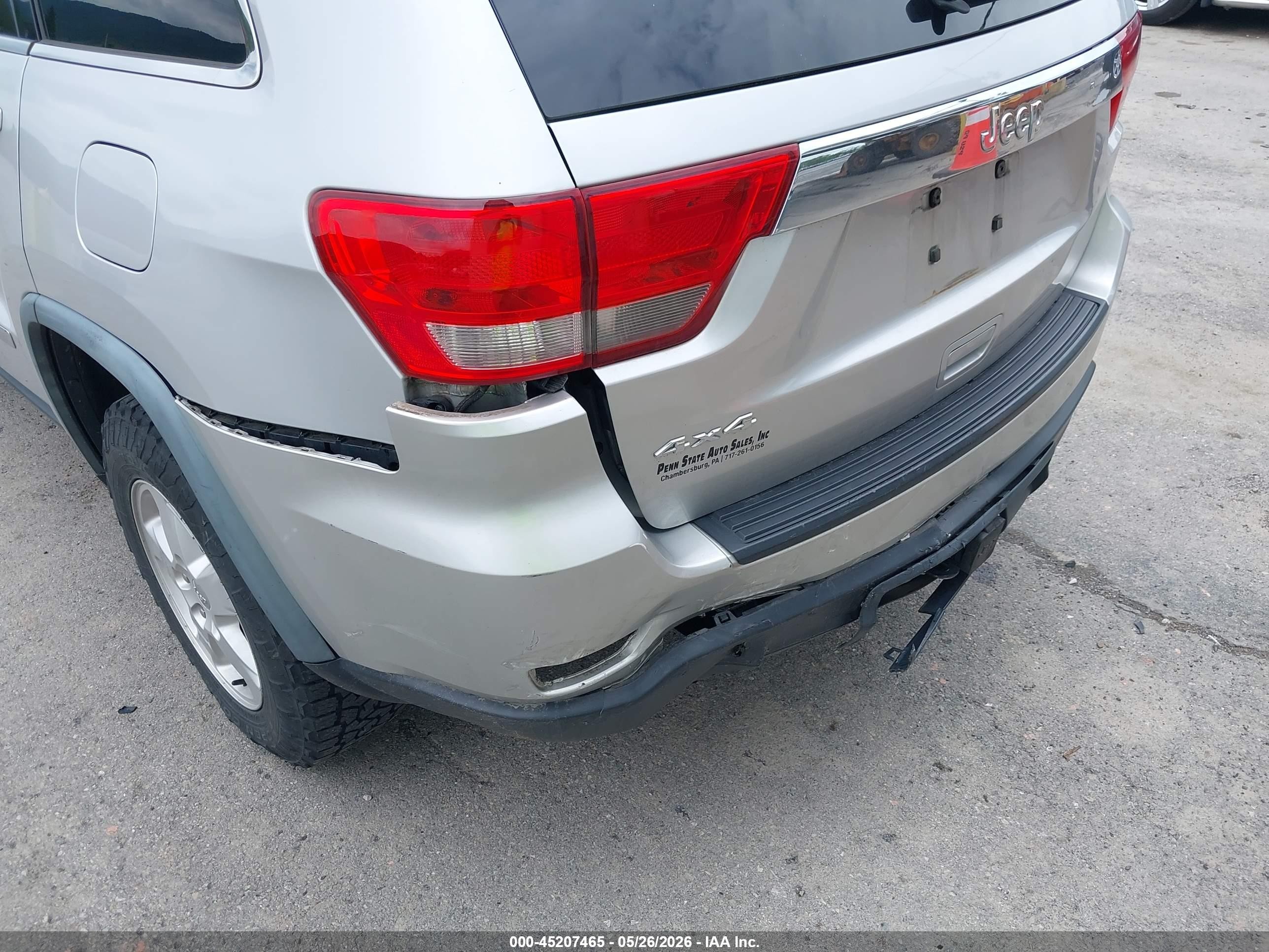 2011 Jeep Grand Cherokee Laredo Silver vin: 1J4RR4GG7BC671510