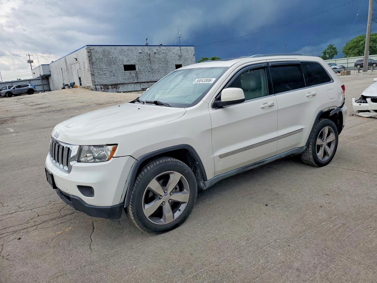 2011 Jeep Grand Cherokee Laredo White vin: 1J4RR4GG7BC673063