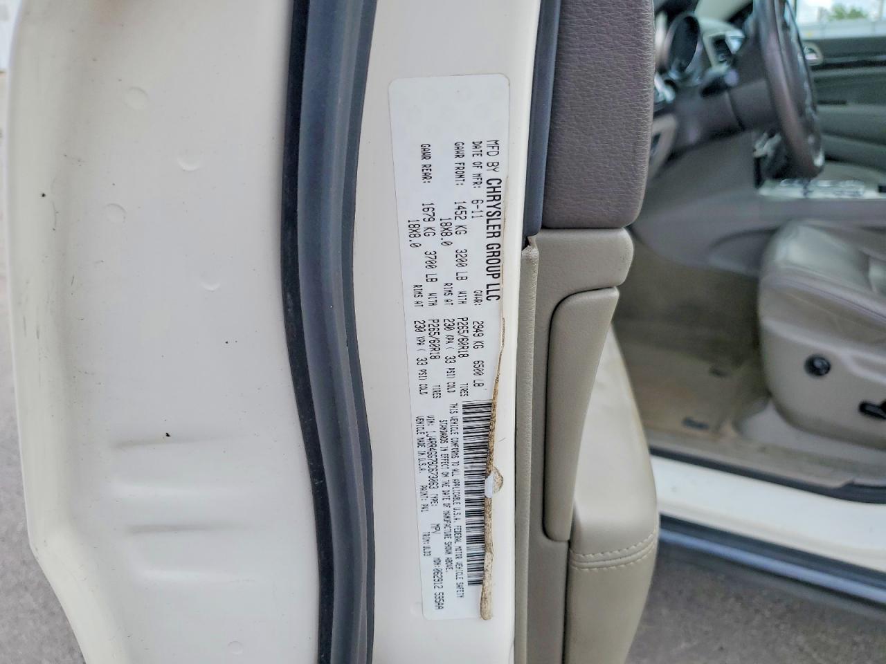 2011 Jeep Grand Cherokee Laredo White vin: 1J4RR4GG7BC673063