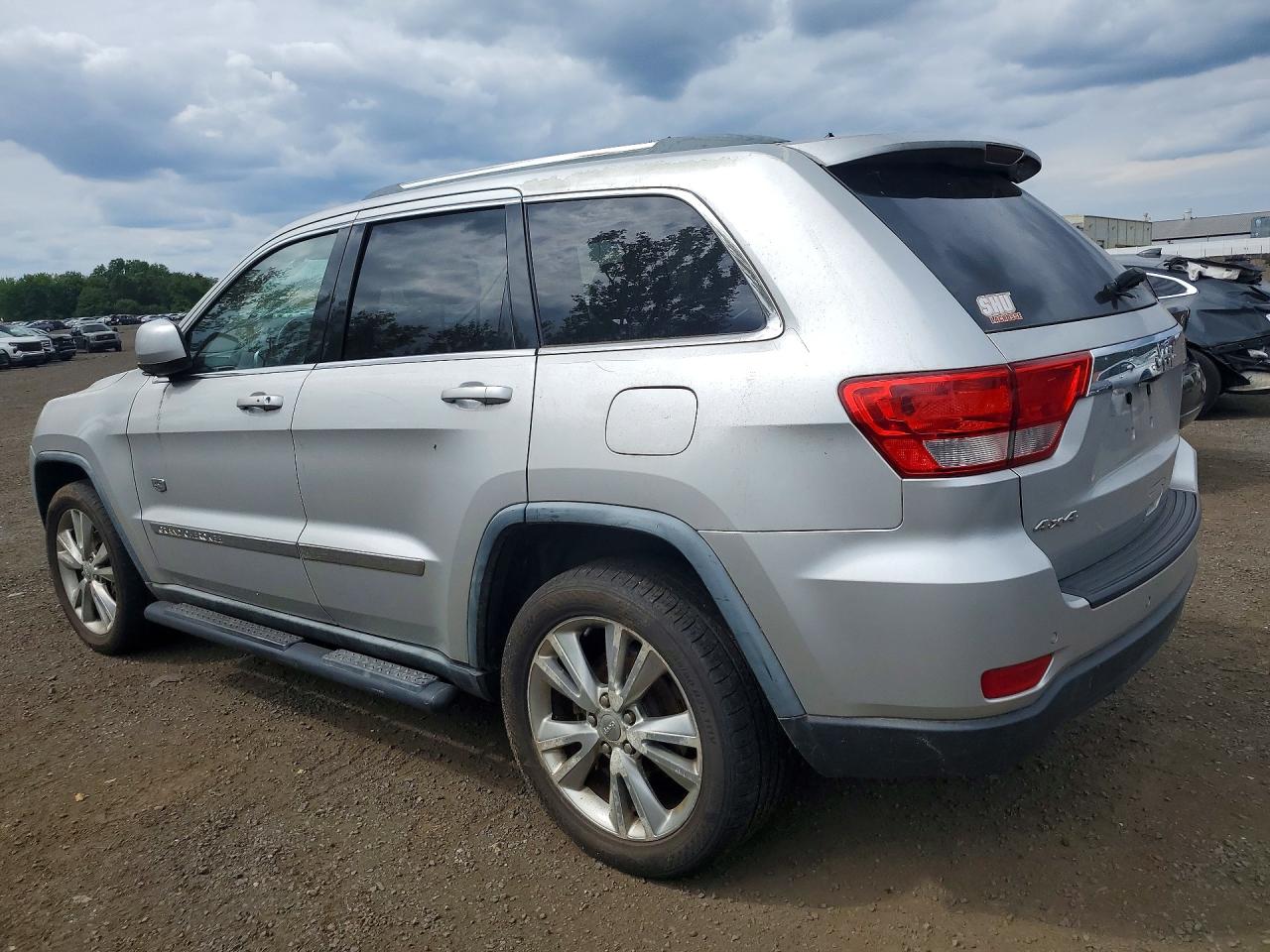 2011 Jeep Grand Cherokee Laredo Silver vin: 1J4RR4GG7BC678036