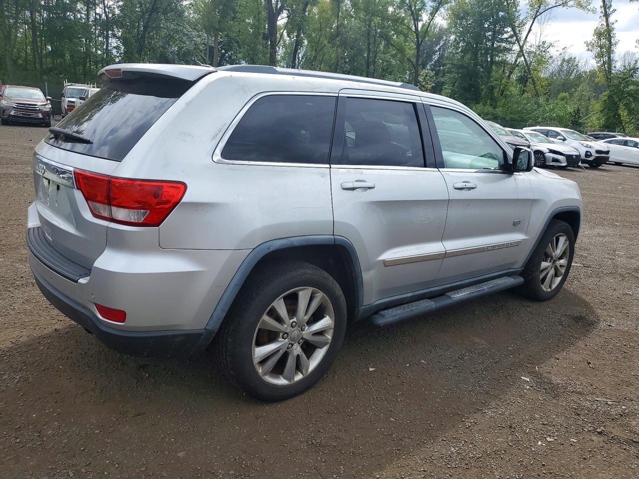 2011 Jeep Grand Cherokee Laredo Silver vin: 1J4RR4GG7BC678036