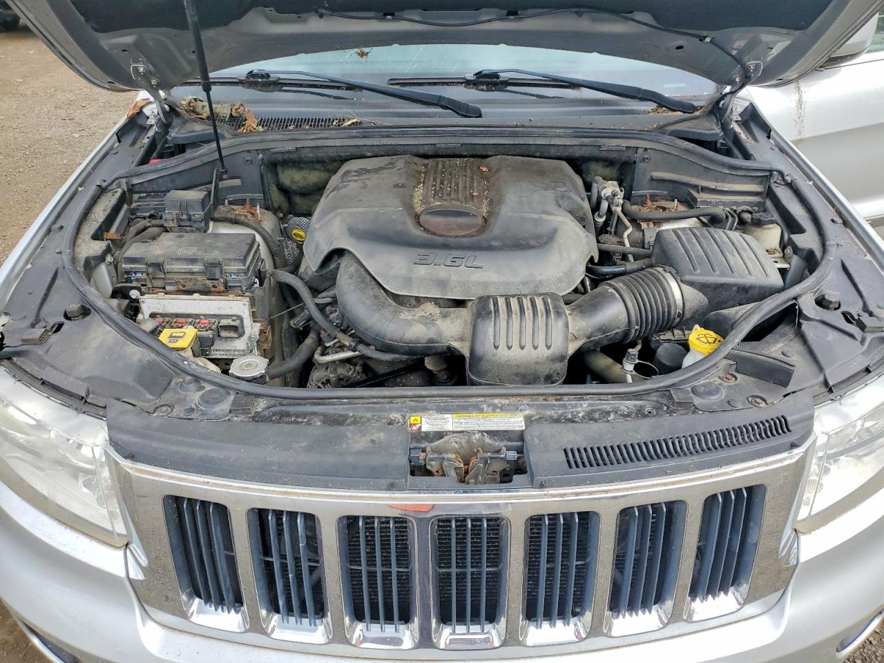 2011 Jeep Grand Cherokee Laredo Silver vin: 1J4RR4GG7BC678036
