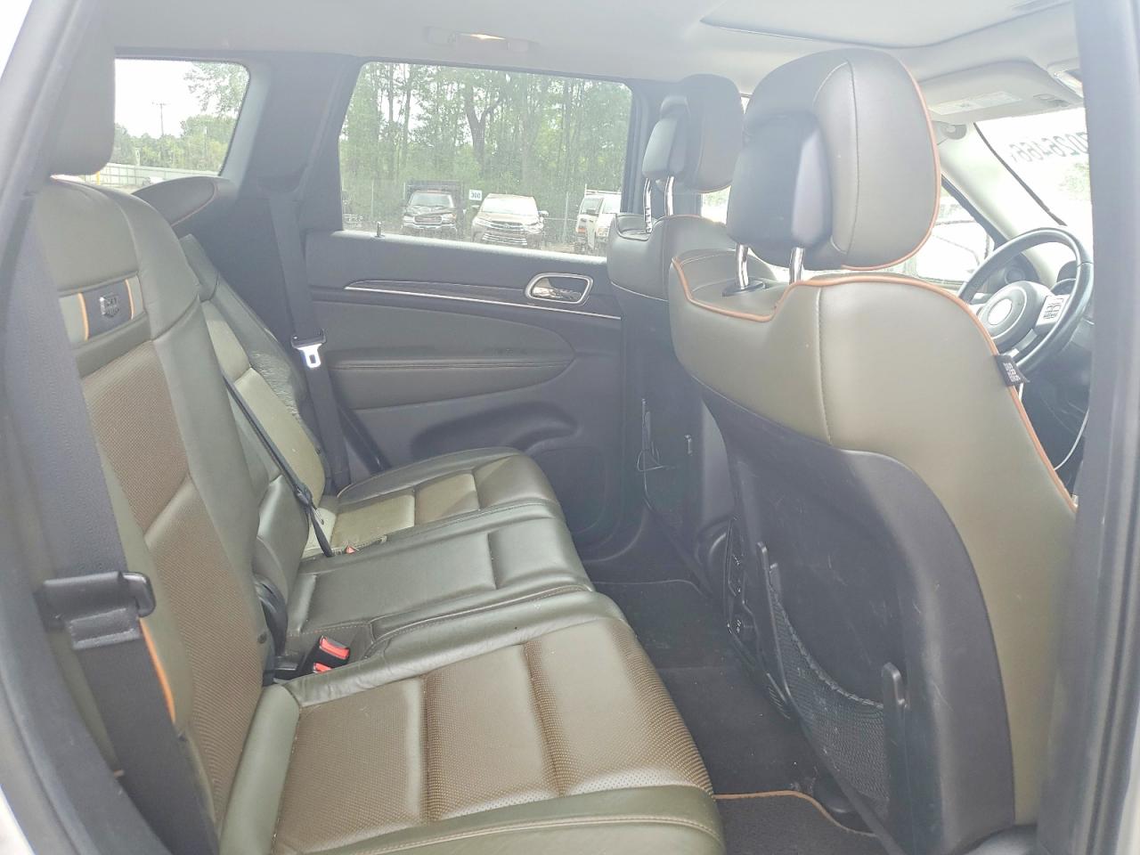 2011 Jeep Grand Cherokee Laredo Silver vin: 1J4RR4GG7BC678036