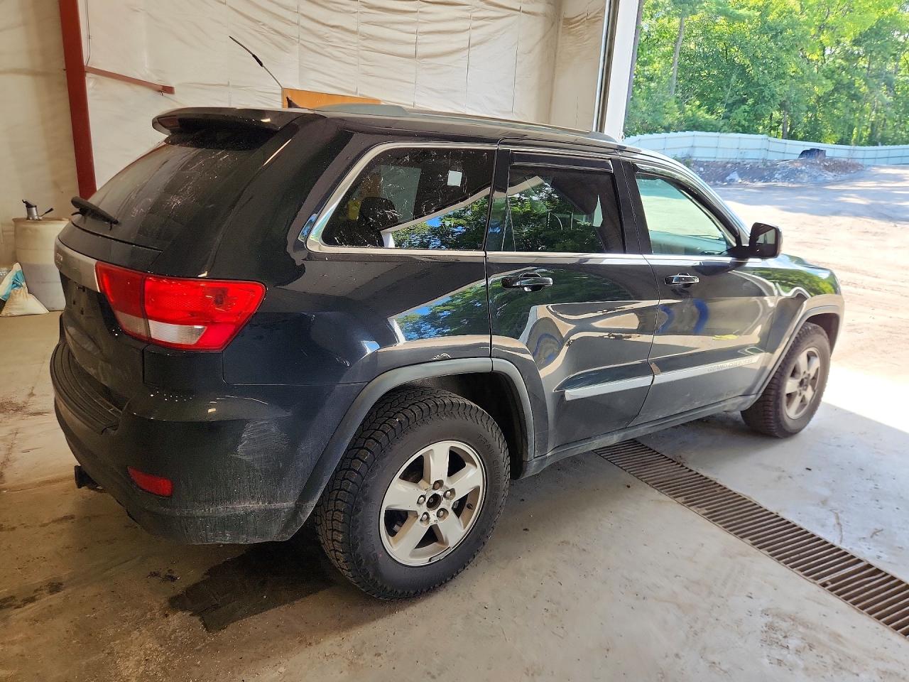2011 Jeep Grand Cherokee Laredo Black vin: 1J4RR4GG7BC678537