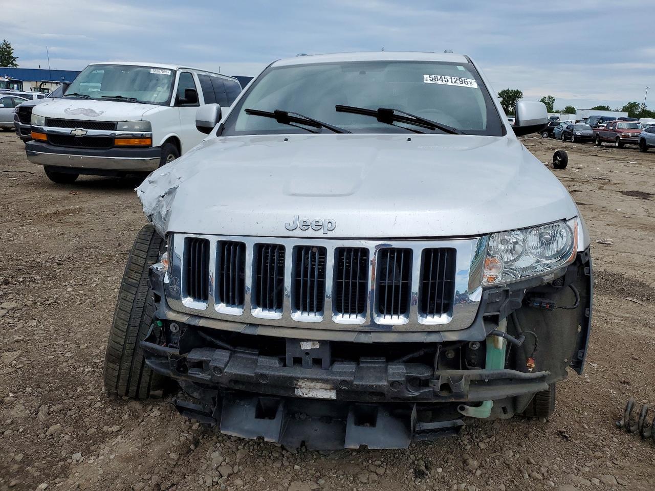 2011 Jeep Grand Cherokee Laredo Silver vin: 1J4RR4GG7BC678683
