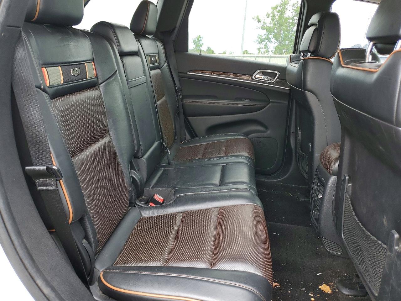 2011 Jeep Grand Cherokee Laredo Silver vin: 1J4RR4GG7BC678683