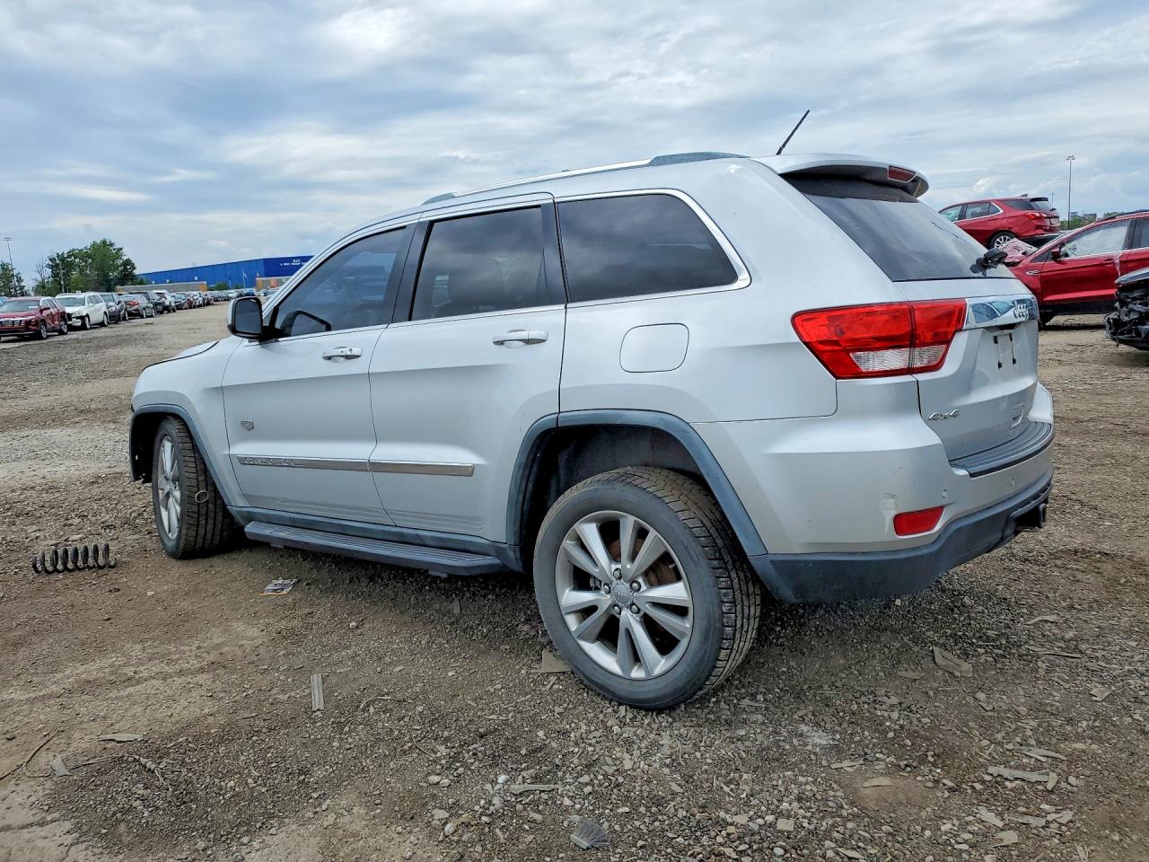 2011 Jeep Grand Cherokee Laredo Silver vin: 1J4RR4GG7BC678683