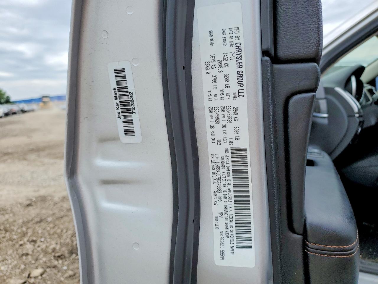 2011 Jeep Grand Cherokee Laredo Silver vin: 1J4RR4GG7BC678683