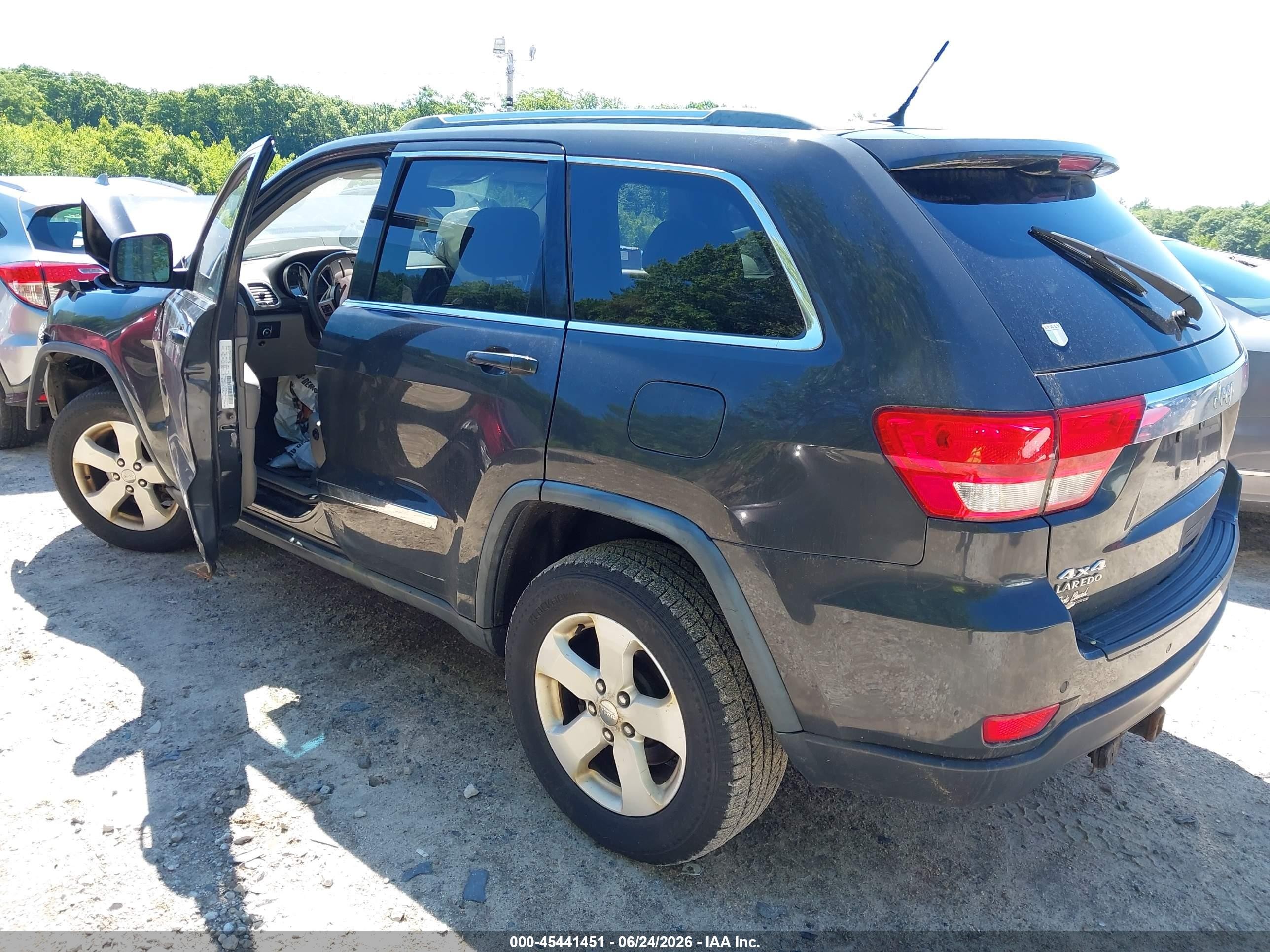 2011 Jeep Grand Cherokee Laredo Black vin: 1J4RR4GG7BC722858