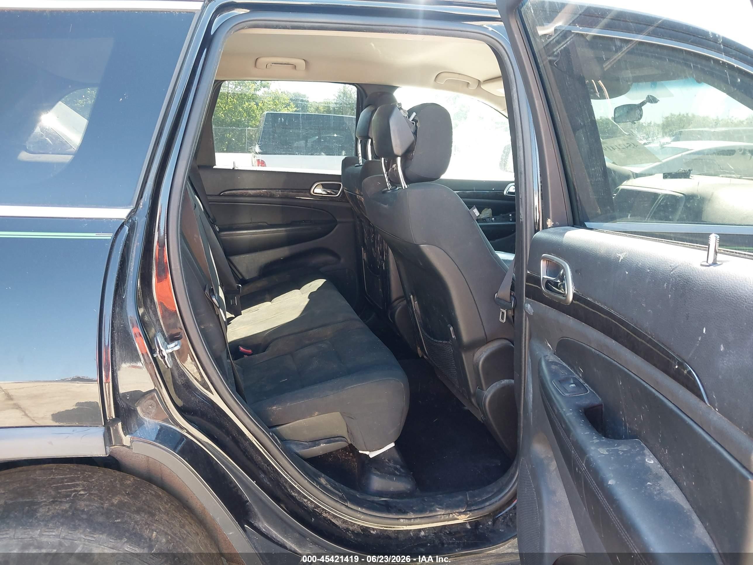 2011 Jeep Grand Cherokee Laredo Black vin: 1J4RR4GG8BC504475