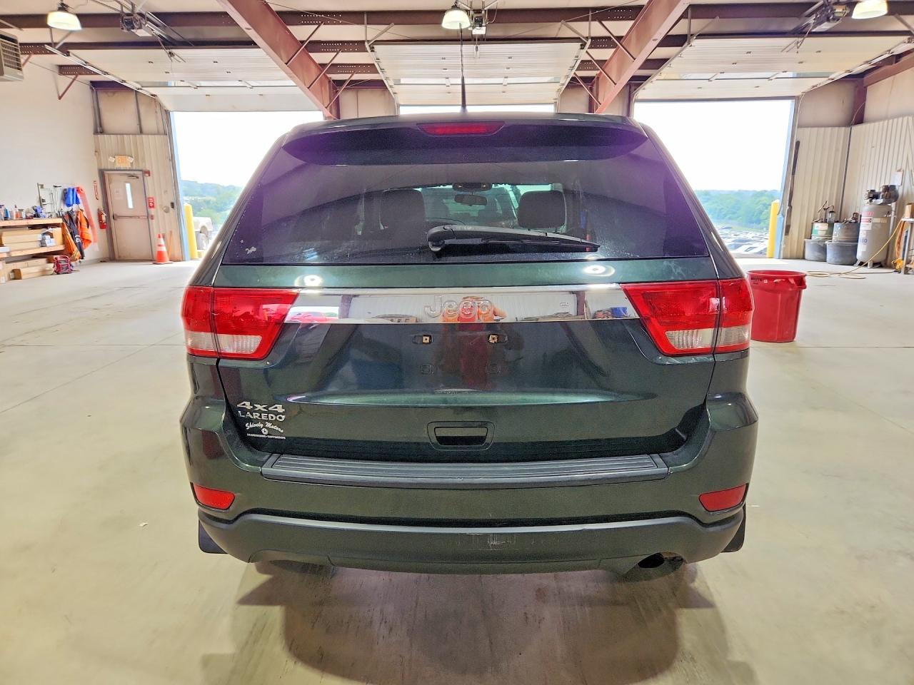 2011 Jeep Grand Cherokee Laredo Green vin: 1J4RR4GG8BC520482