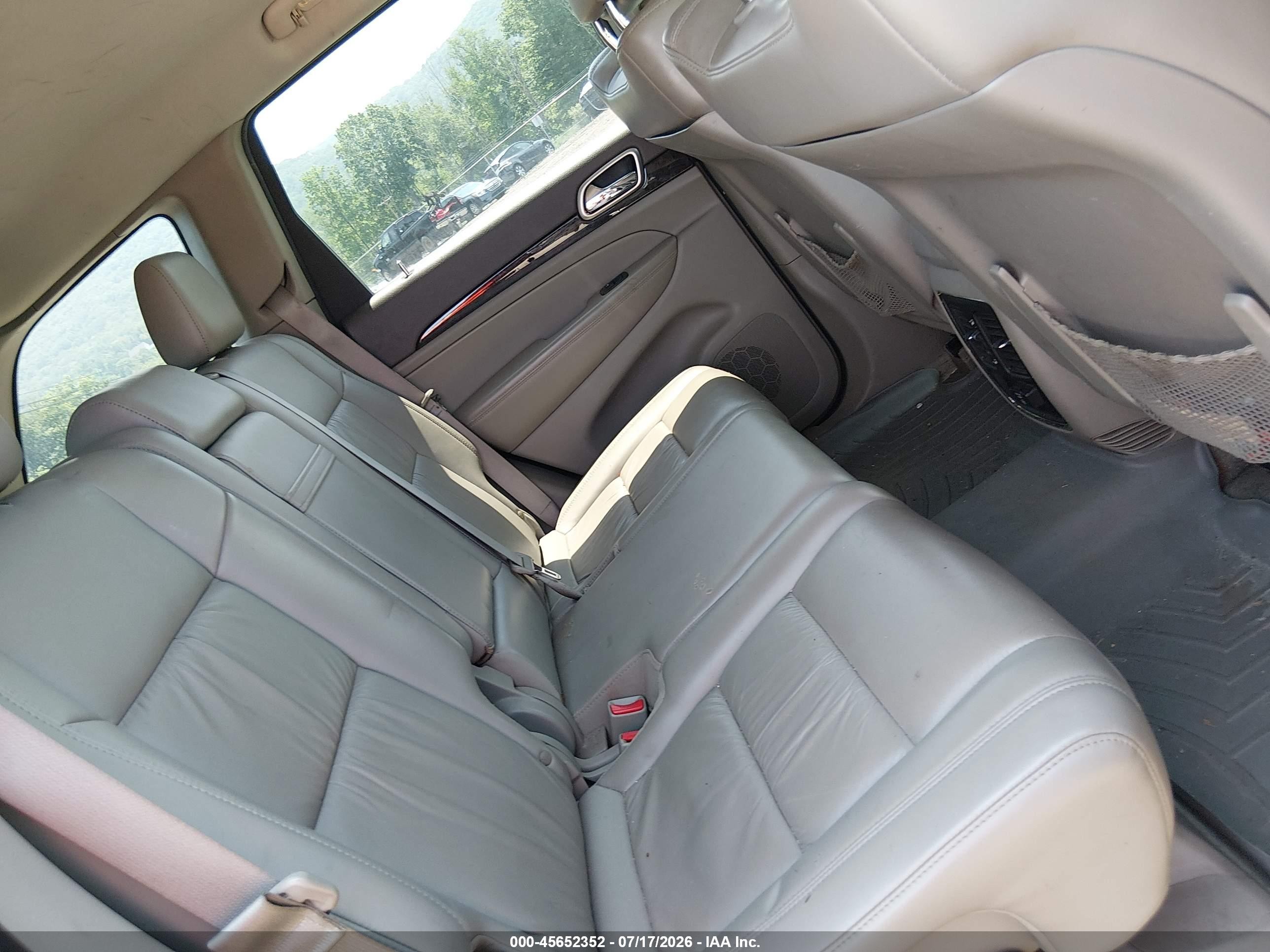 2011 Jeep Grand Cherokee Laredo Black vin: 1J4RR4GG8BC522412