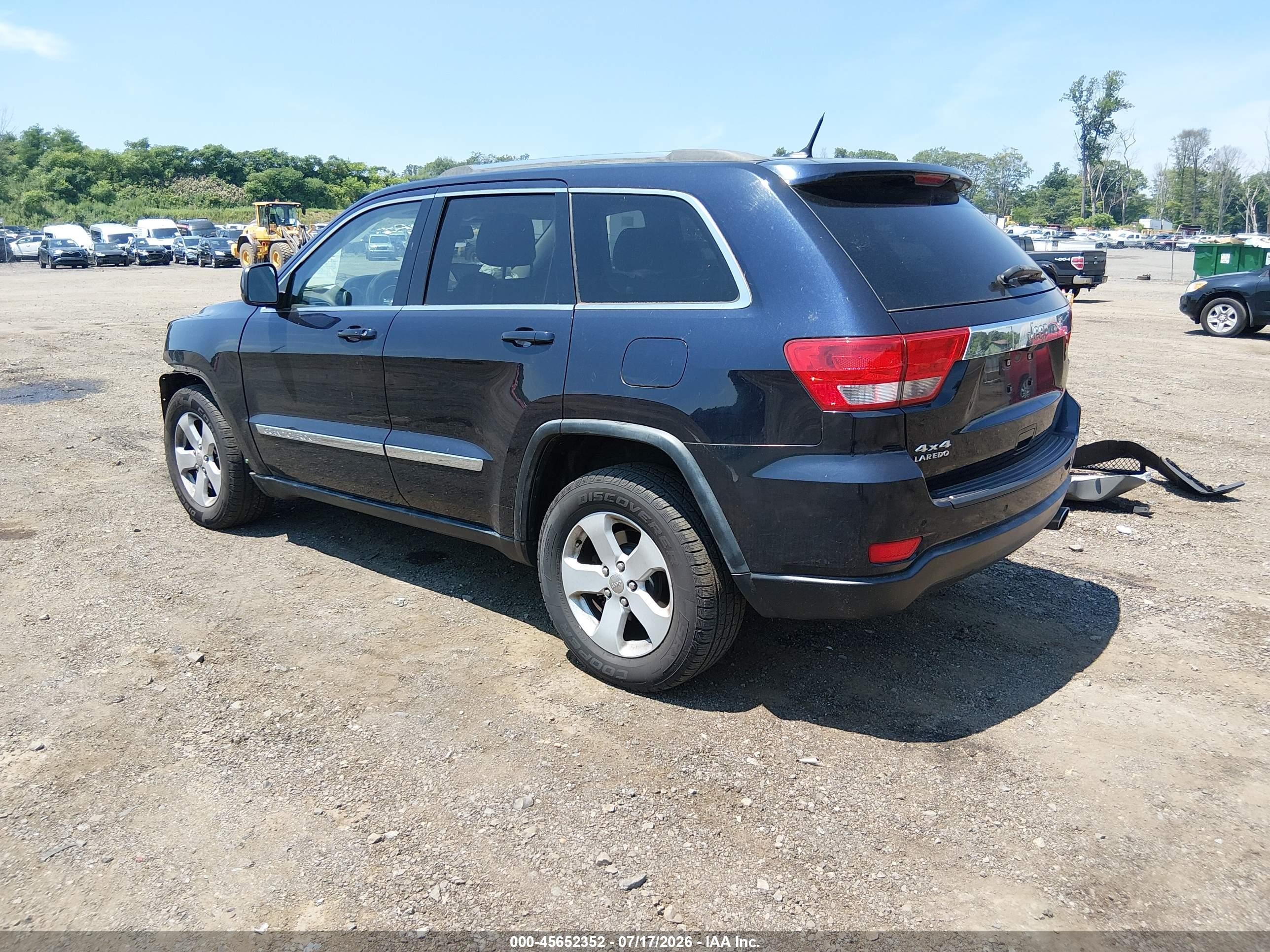2011 Jeep Grand Cherokee Laredo Black vin: 1J4RR4GG8BC522412