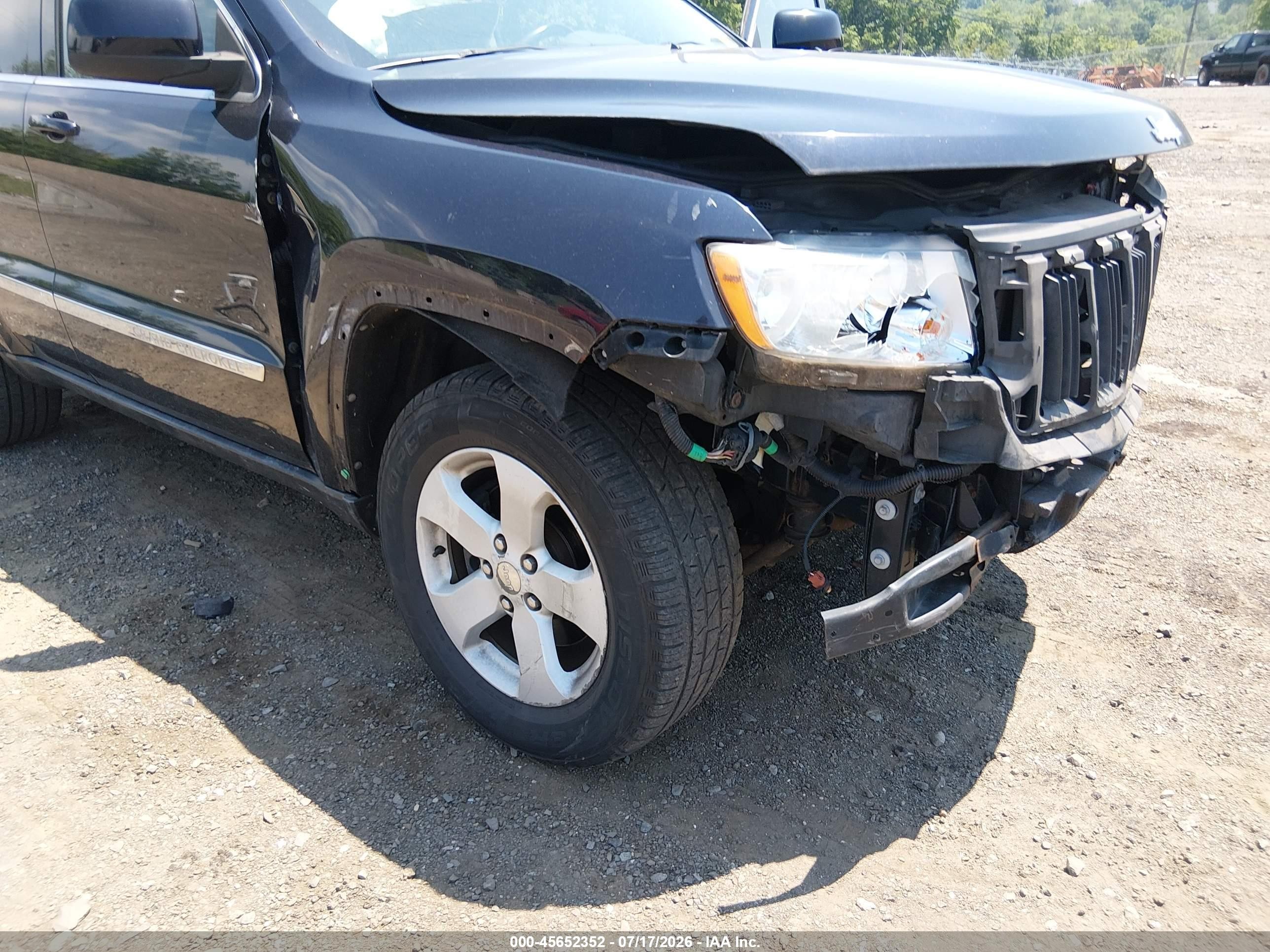 2011 Jeep Grand Cherokee Laredo Black vin: 1J4RR4GG8BC522412