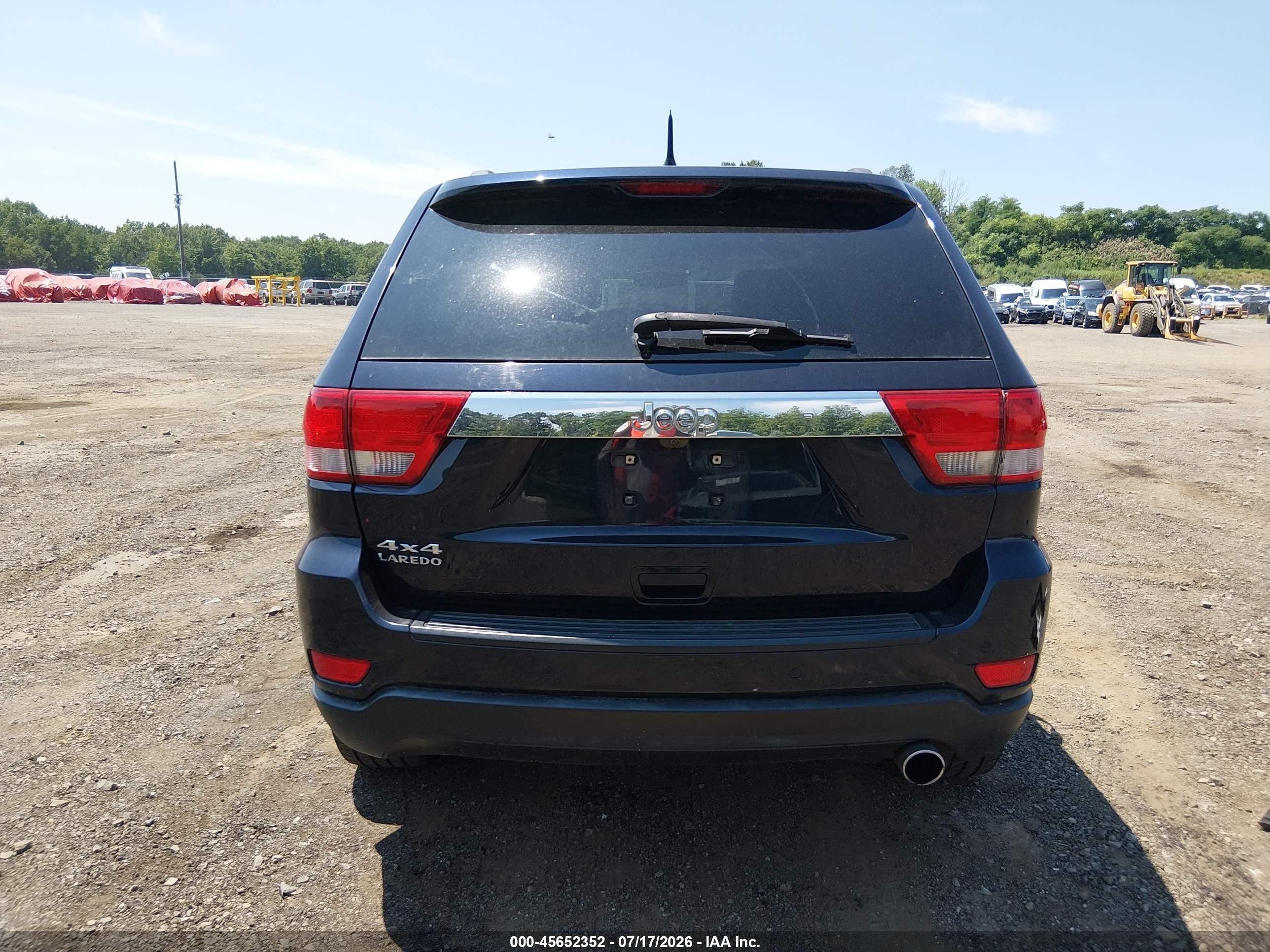 2011 Jeep Grand Cherokee Laredo Black vin: 1J4RR4GG8BC522412
