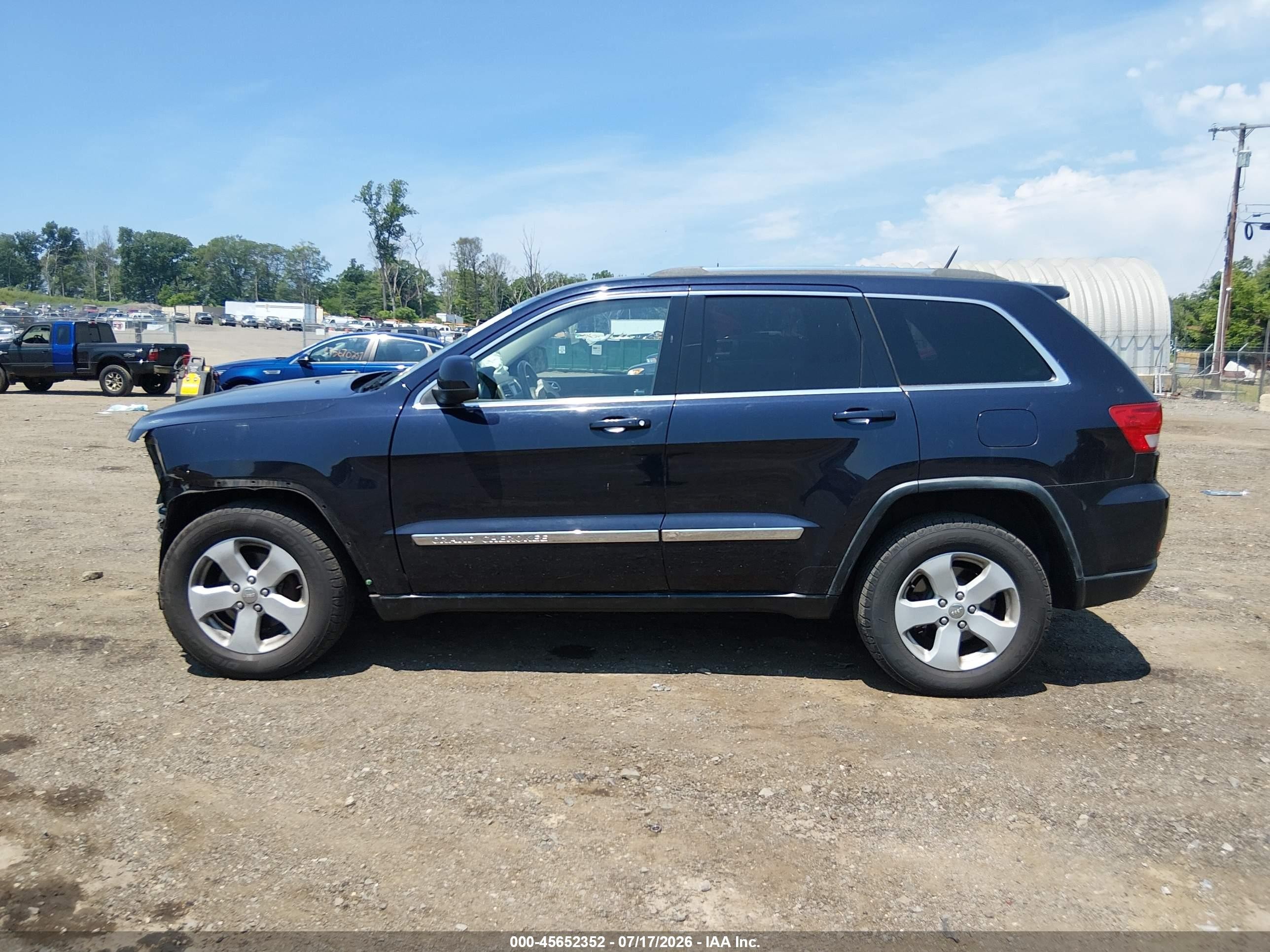 2011 Jeep Grand Cherokee Laredo Black vin: 1J4RR4GG8BC522412