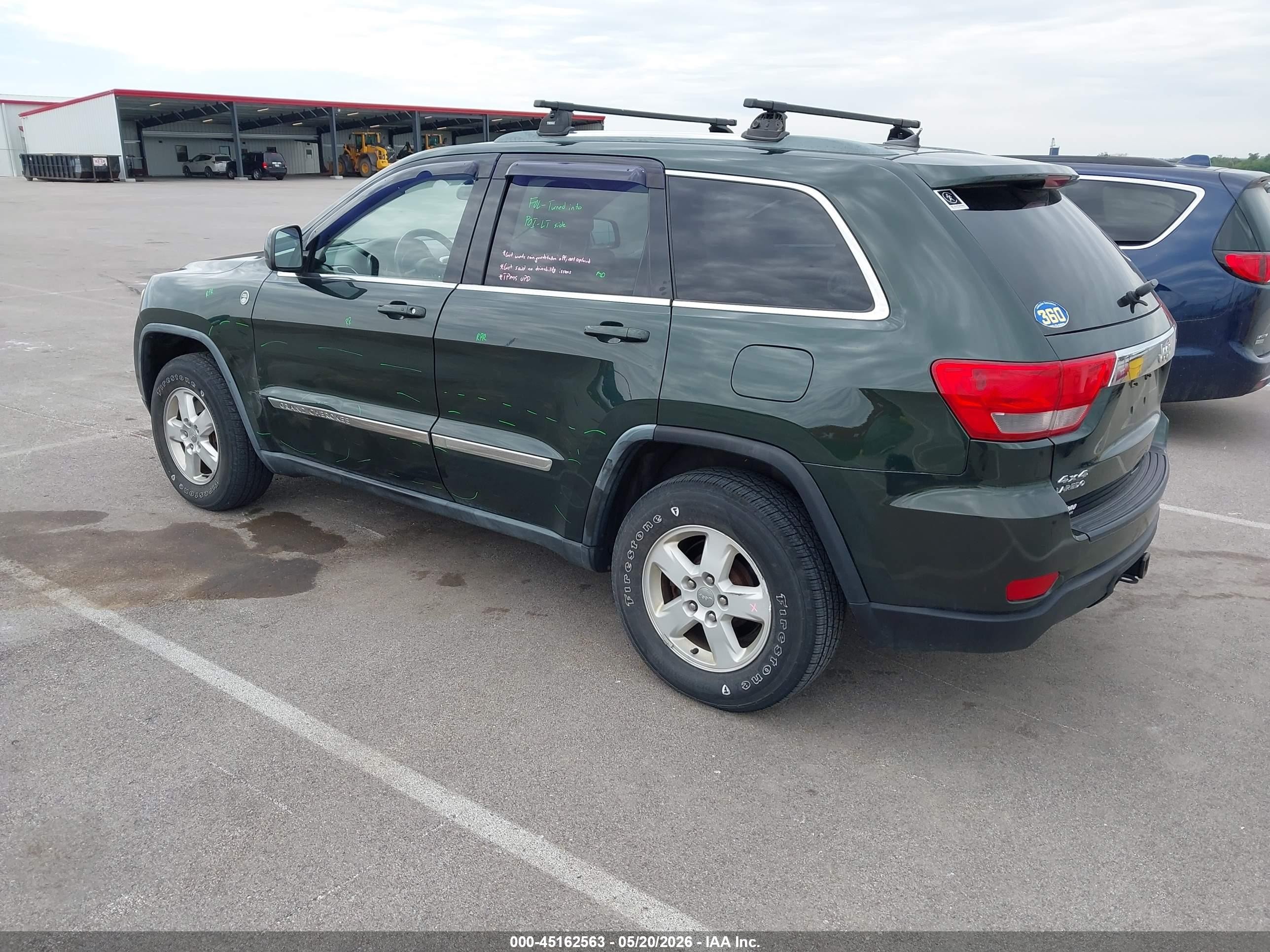 2011 Jeep Grand Cherokee Laredo Зеленый vin: 1J4RR4GG8BC552235