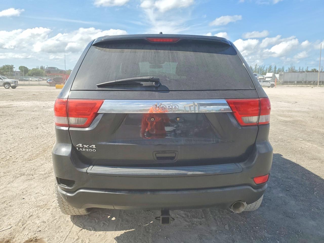 2011 Jeep Grand Cherokee Laredo Черный vin: 1J4RR4GG8BC555538