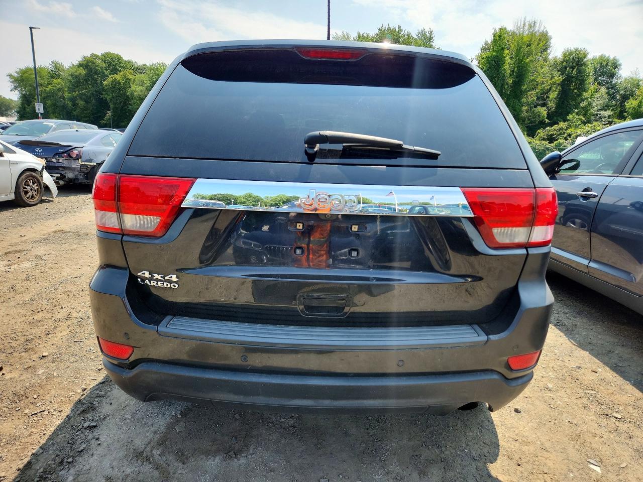 2011 Jeep Grand Cherokee Laredo Черный vin: 1J4RR4GG8BC570511