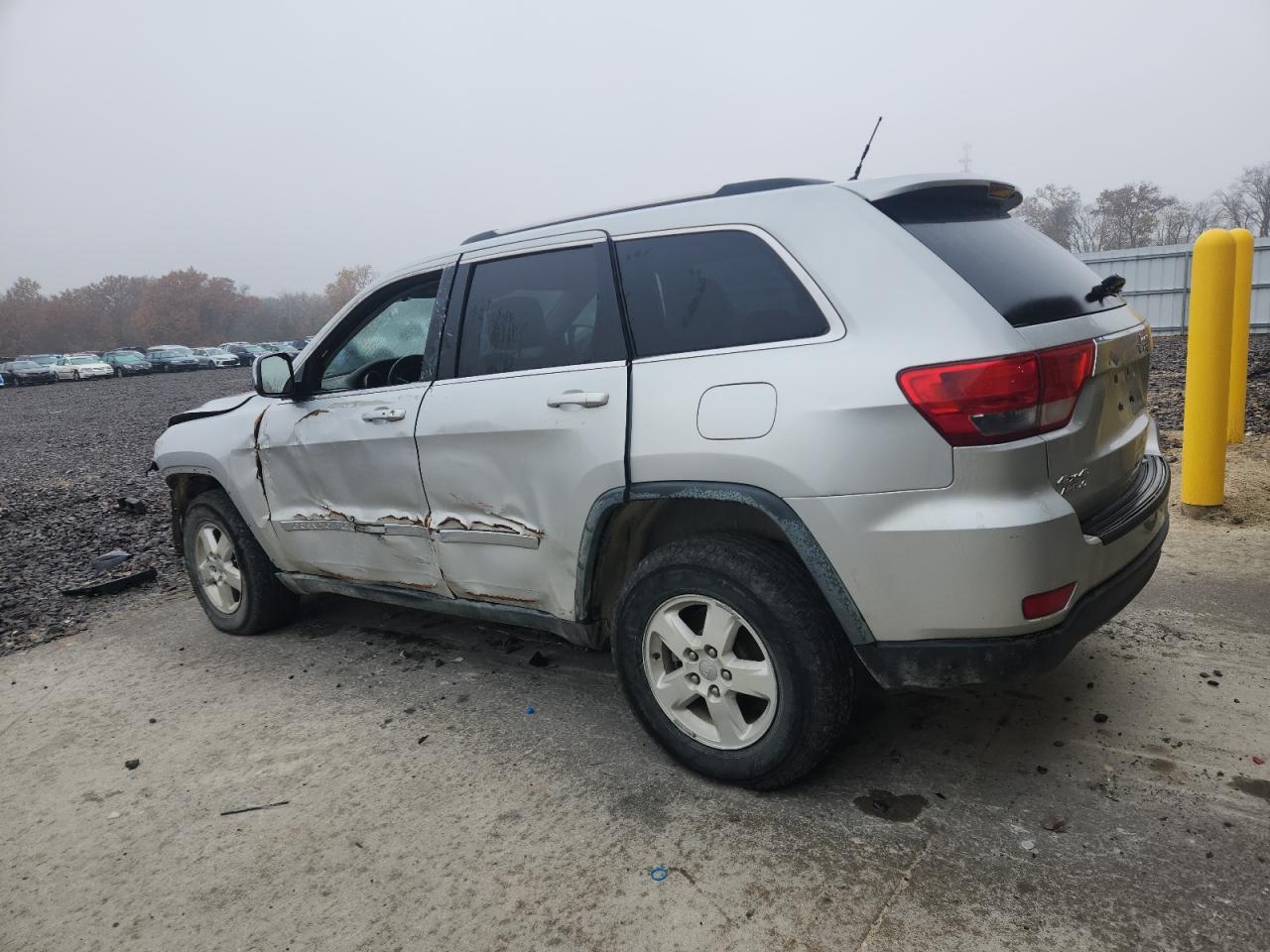 2011 Jeep Grand Cherokee Laredo Silver vin: 1J4RR4GG8BC572002