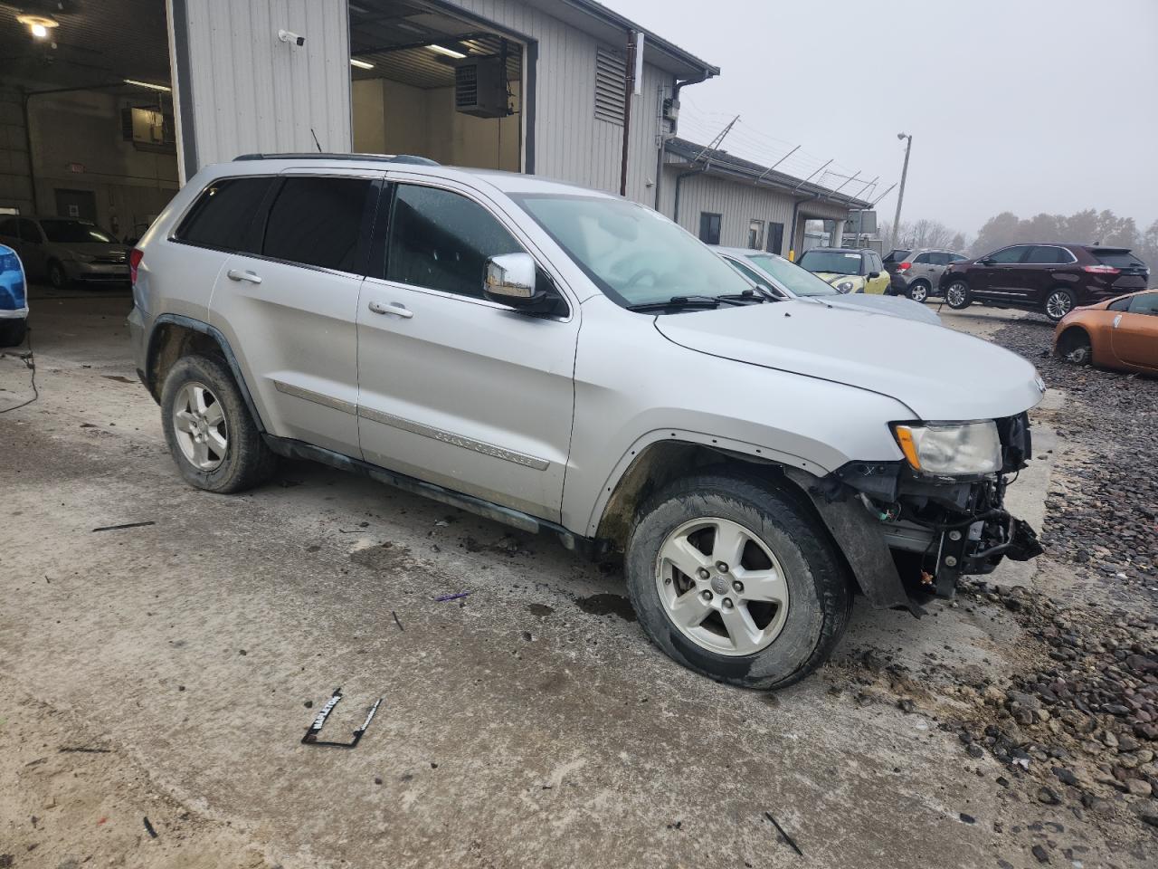 2011 Jeep Grand Cherokee Laredo Silver vin: 1J4RR4GG8BC572002